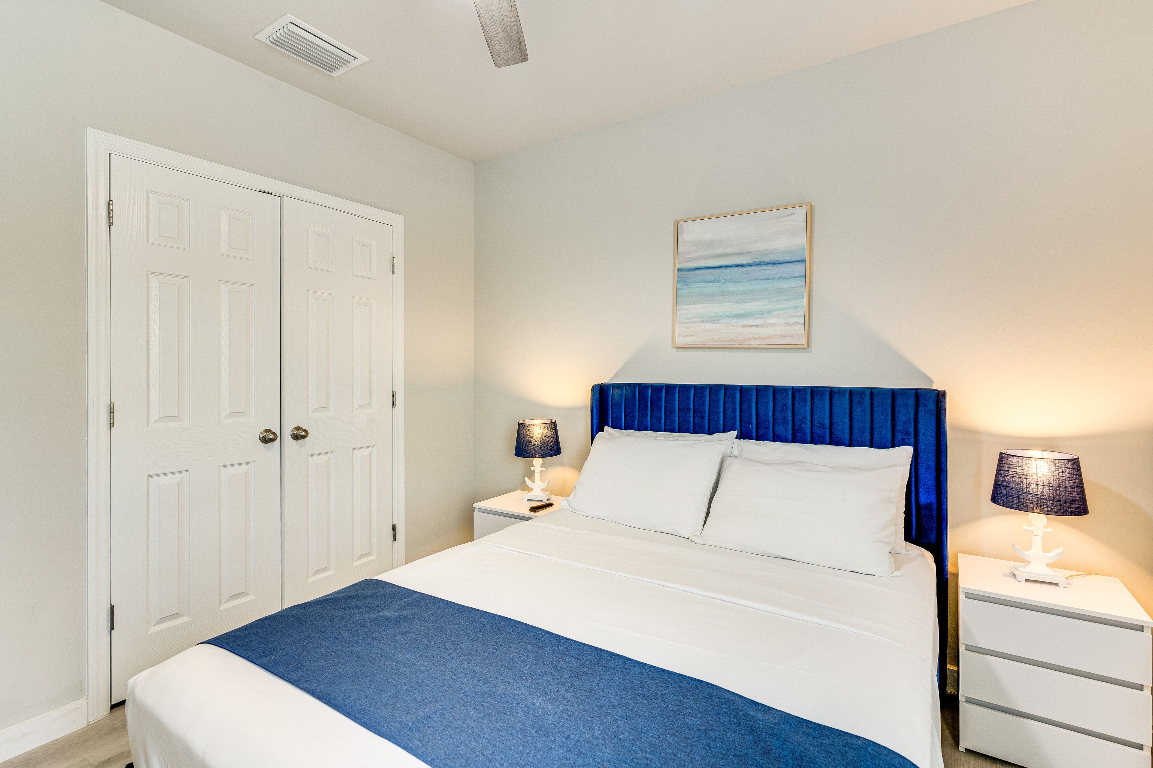 Bedroom 2 | Queen Bed