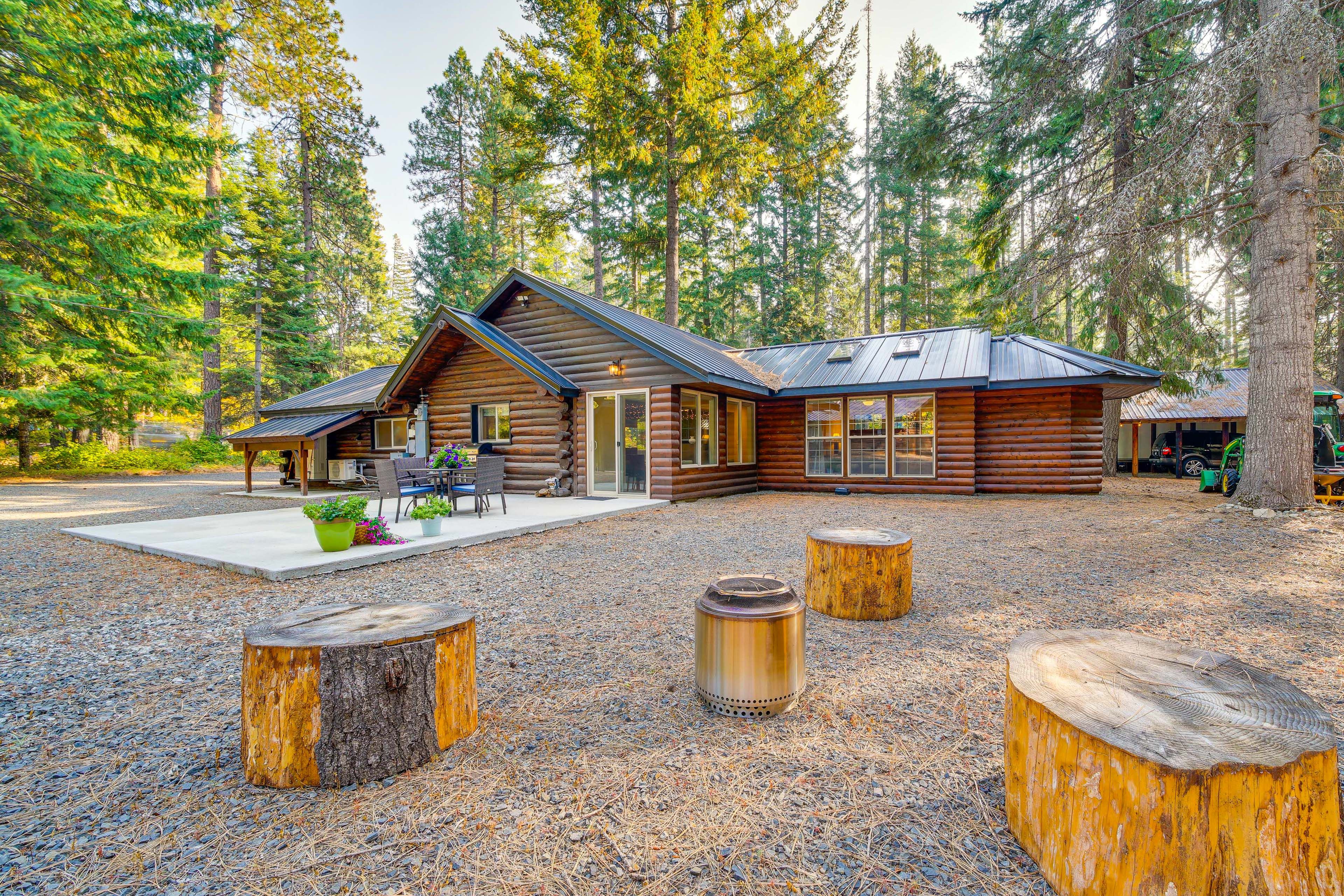 Ronald Vacation Rental | 2BR | 2BA | 1,100 Sq Ft | Step-Free Access