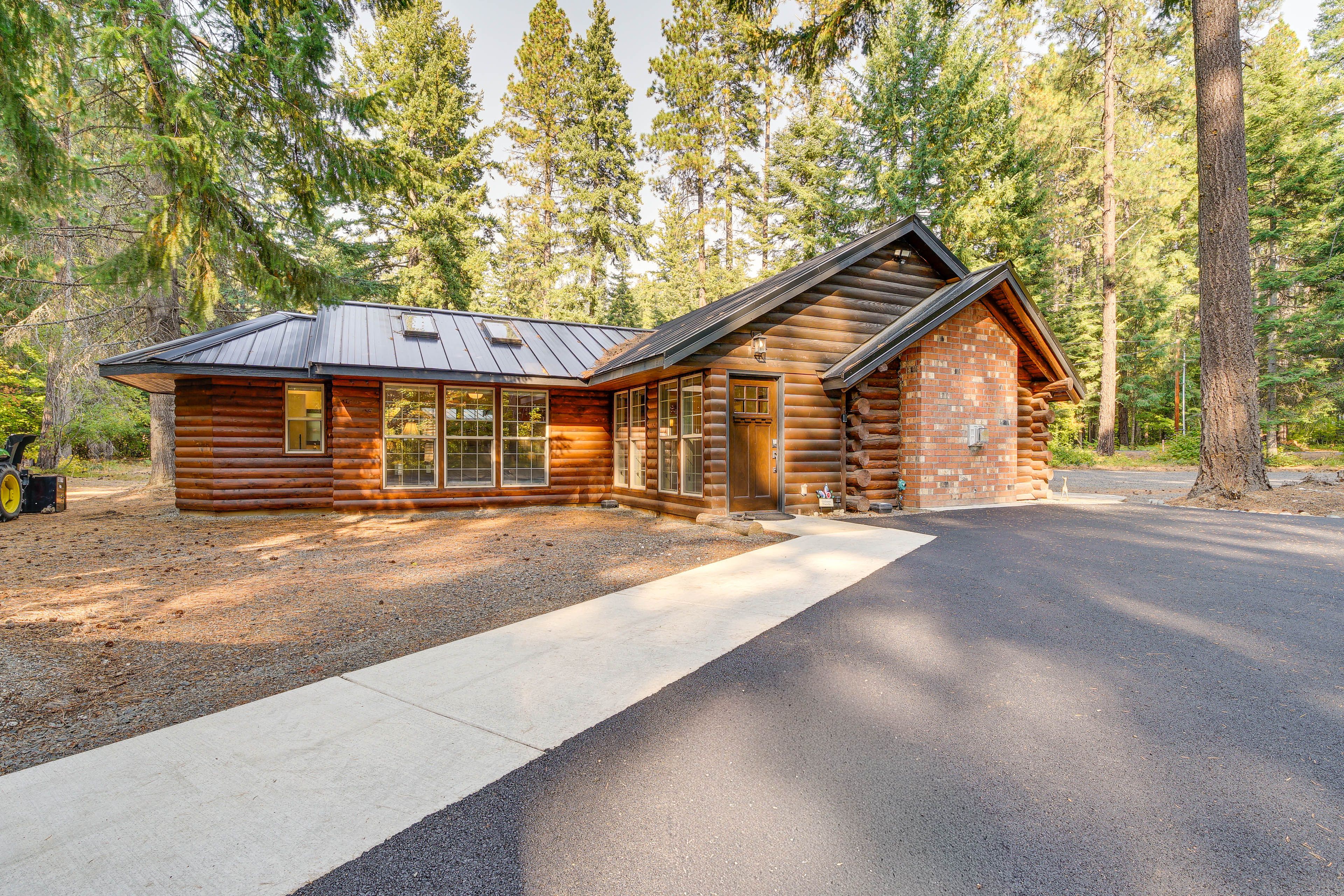 Exterior | Driveway (6 Vehicles) | RV Hookup & Parking
