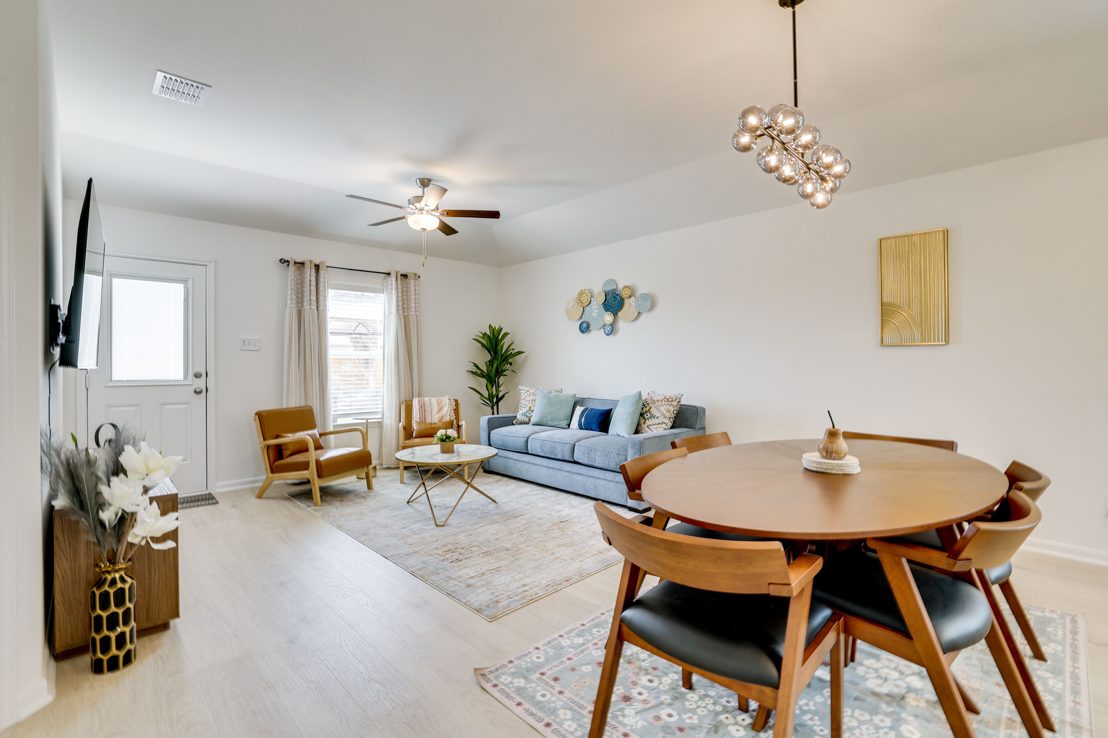 Dining Area | Dishware/Flatware