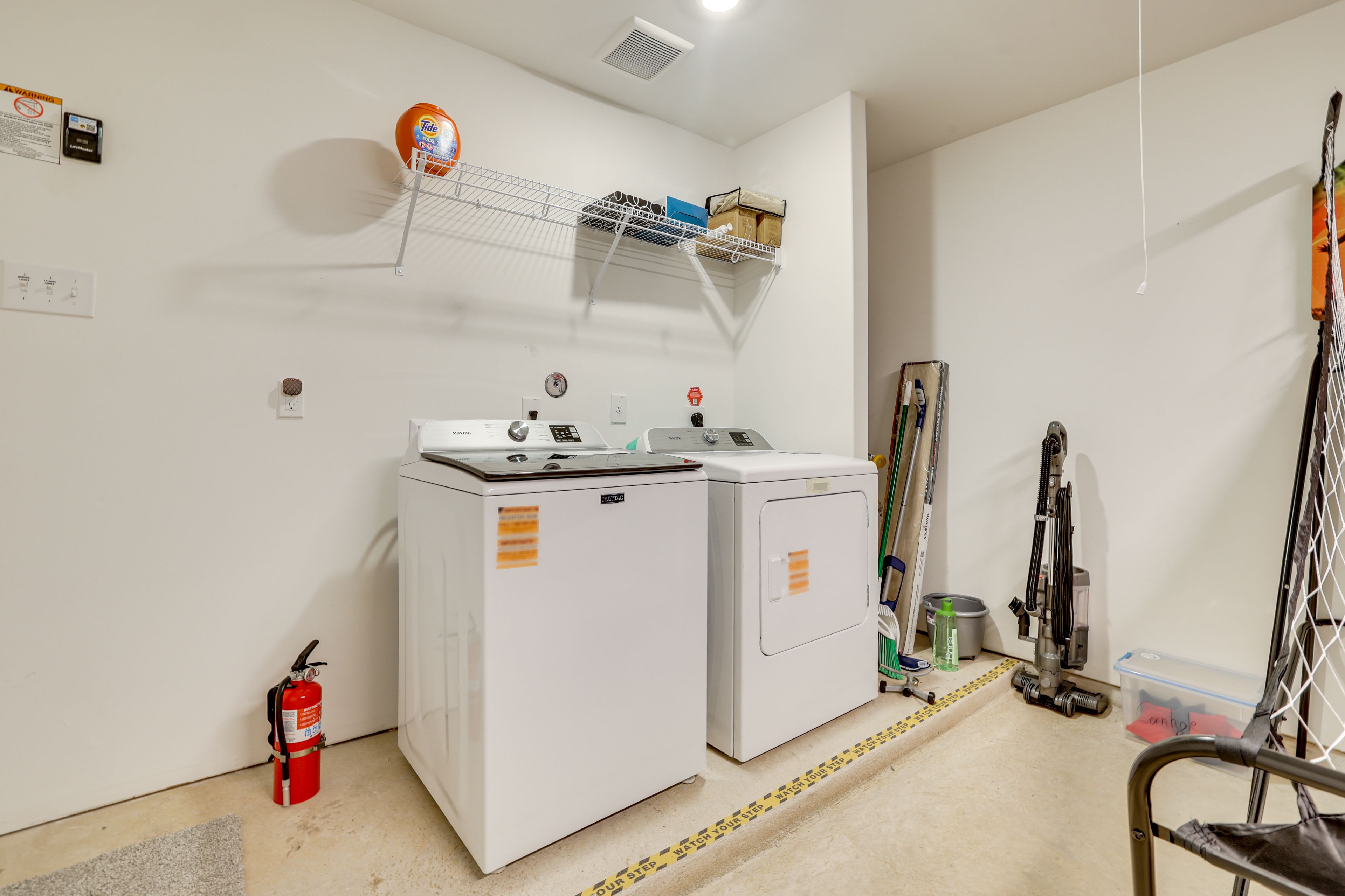 Garage | Washer/Dryer