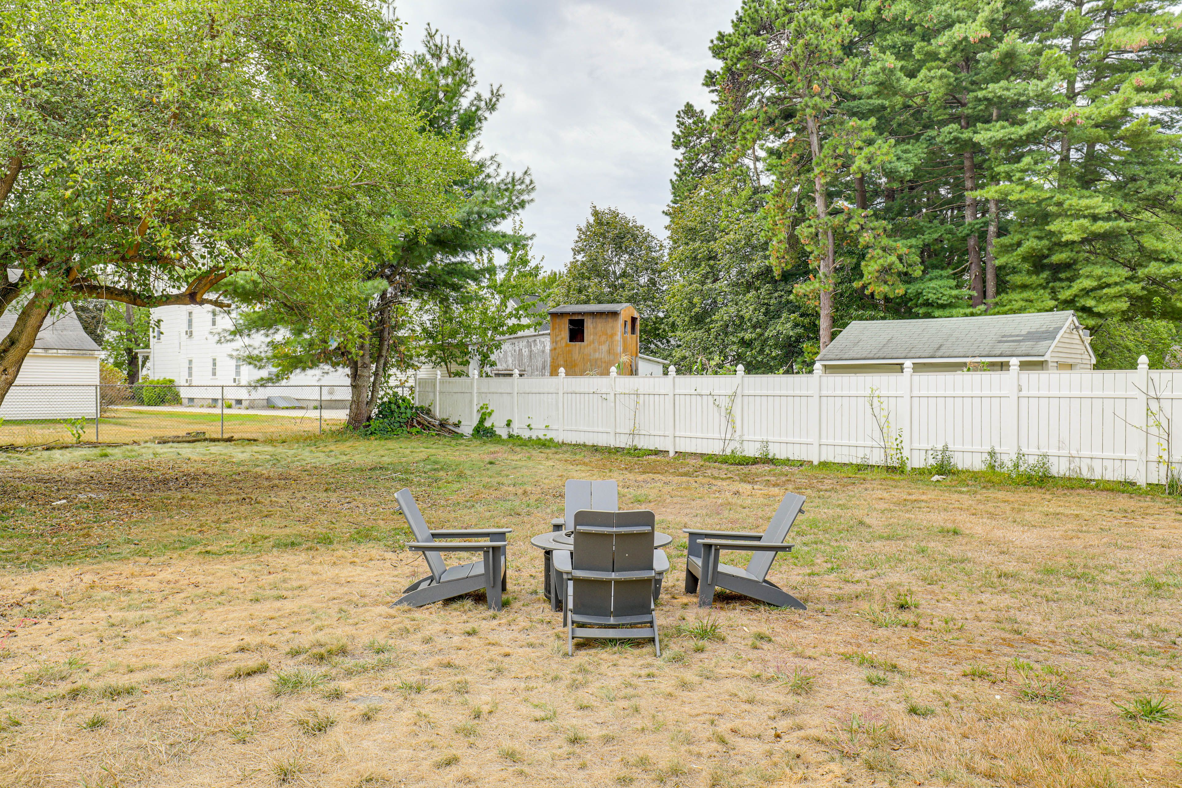 Manchester Vacation Rental | 3BR | 1BA | Stairs Required | 1,400 Sq Ft