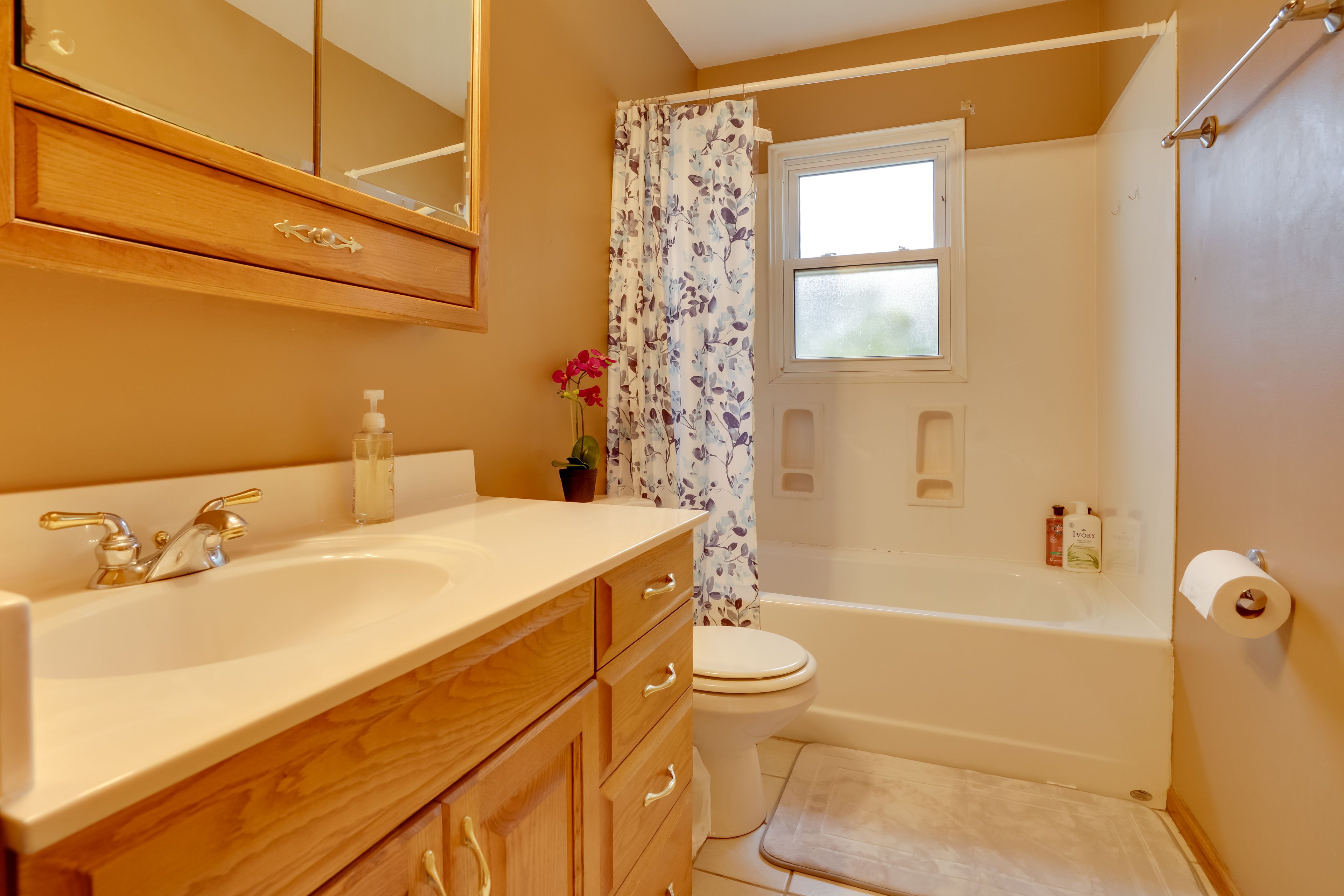 Bathroom | Main Level | Towels Provided | Hair Dryer