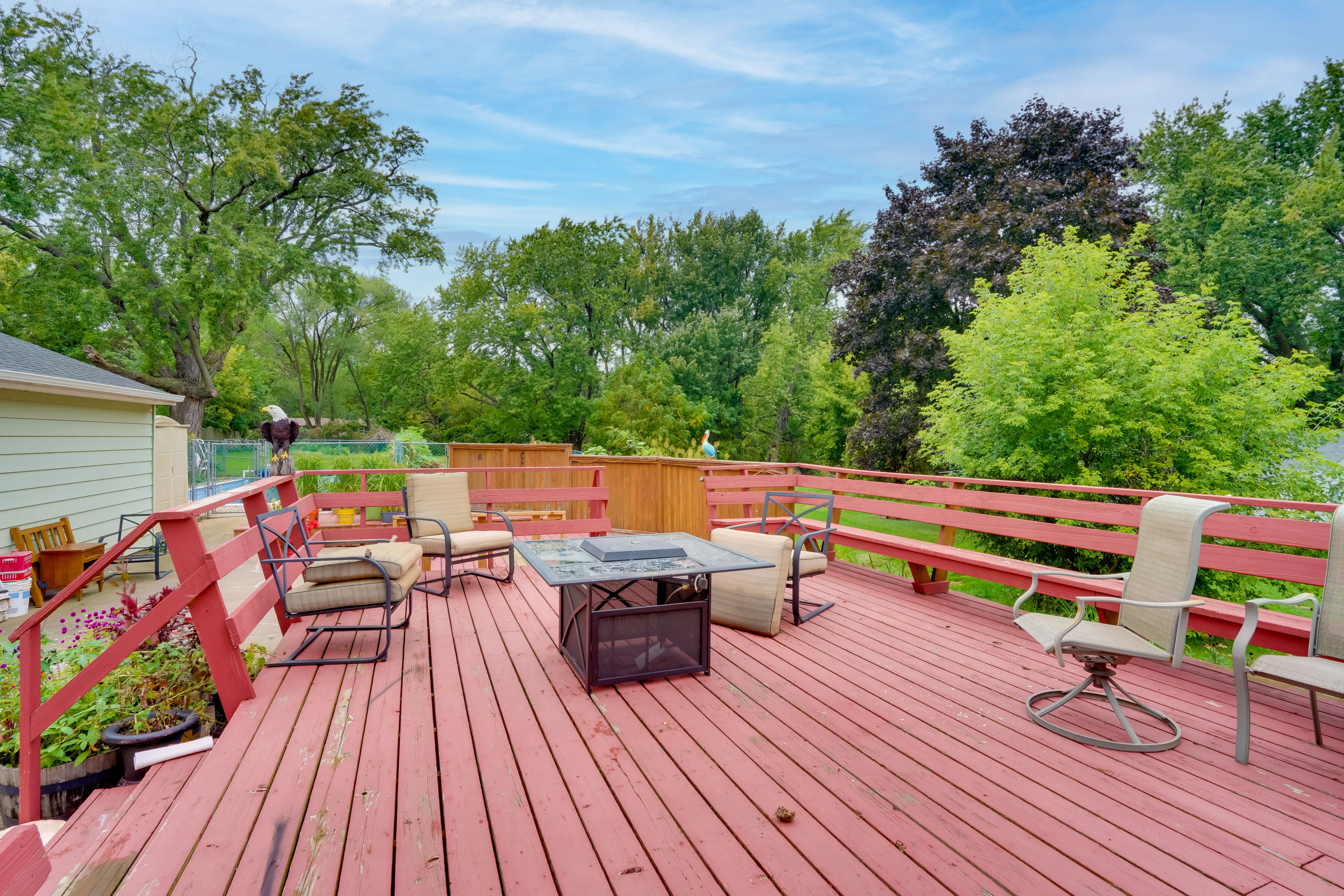 Private Deck | Fire Pit | 3 Mi to Maplewood Mall