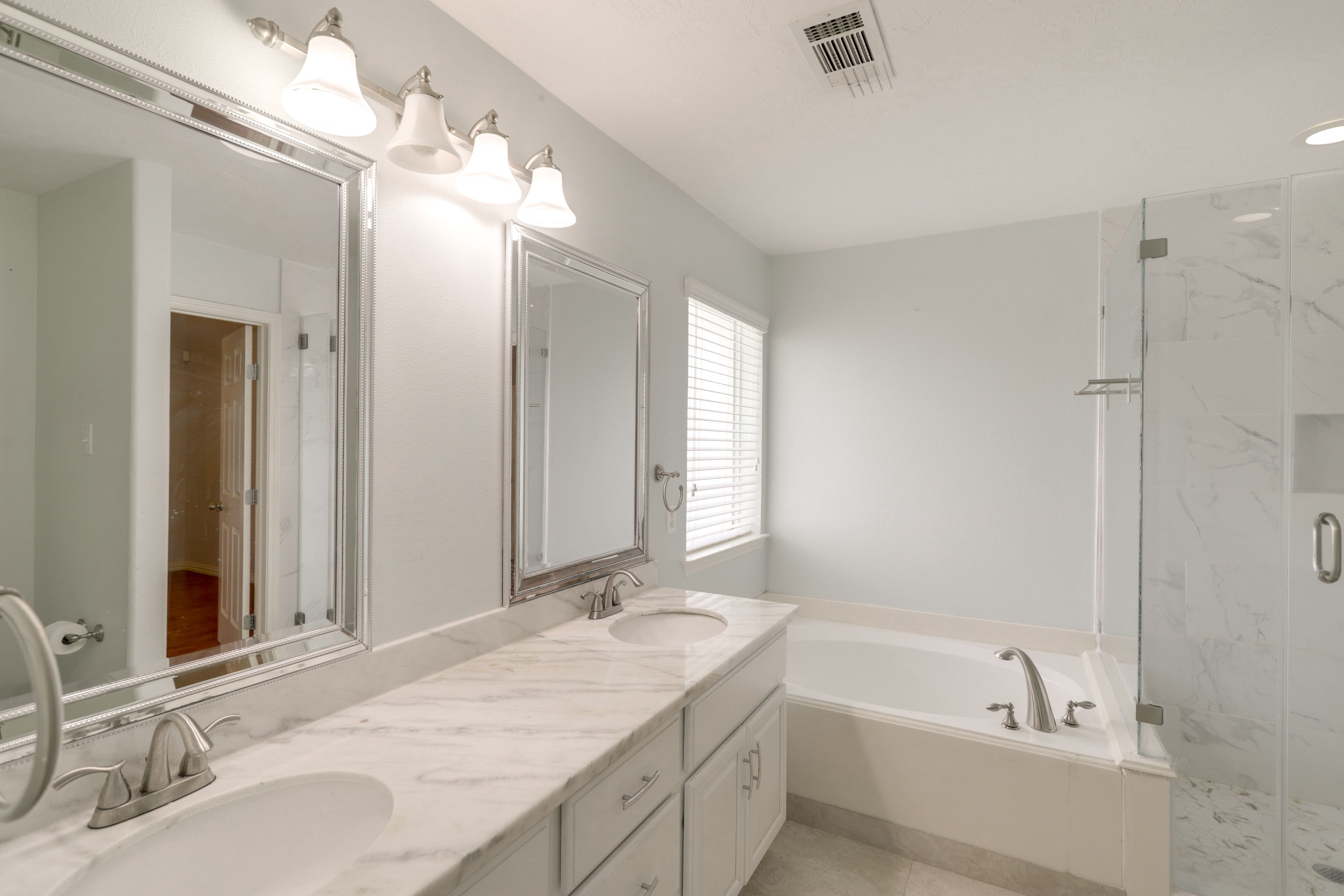 En-Suite Bathroom | Towels Provided