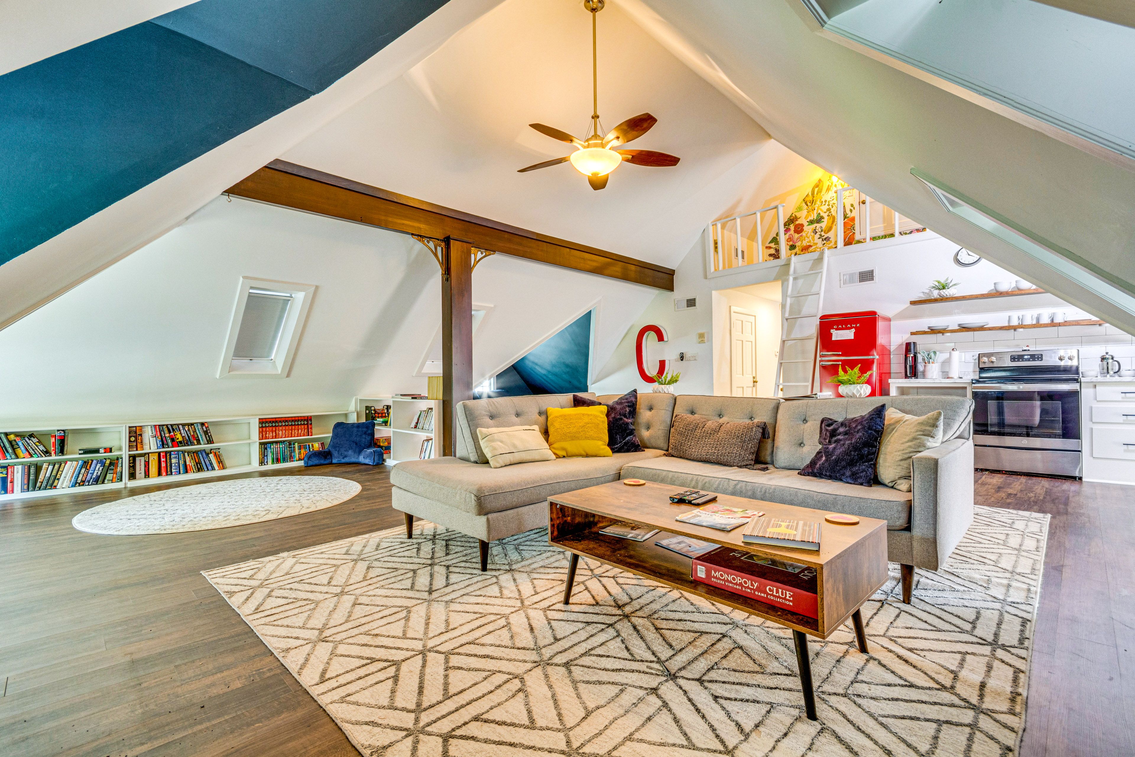 Little Rock Vacation Rental | 2BR | 1BA | 1,800 Sq Ft | Stairs Required