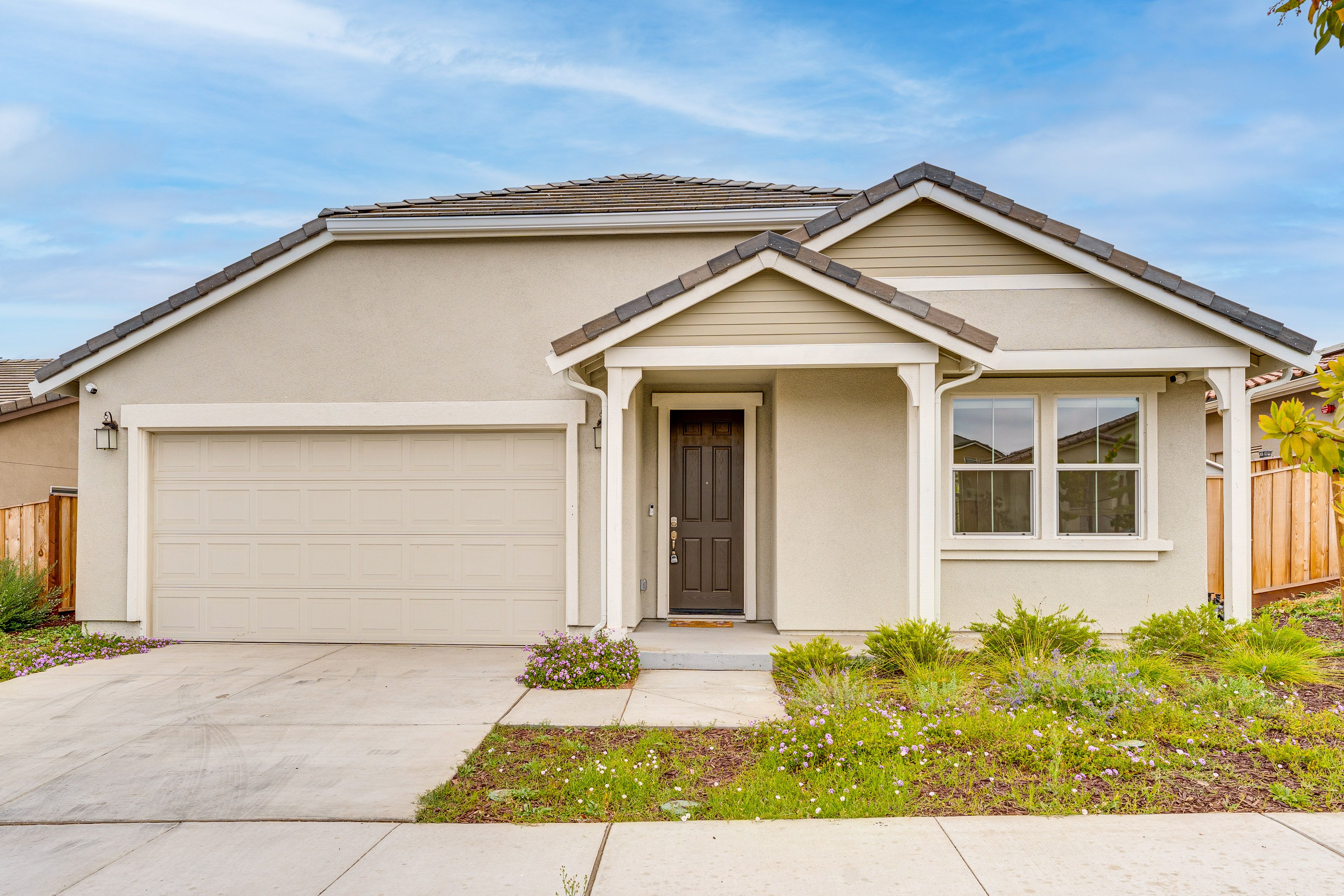 Parking | Driveway (2 Vehicles)
