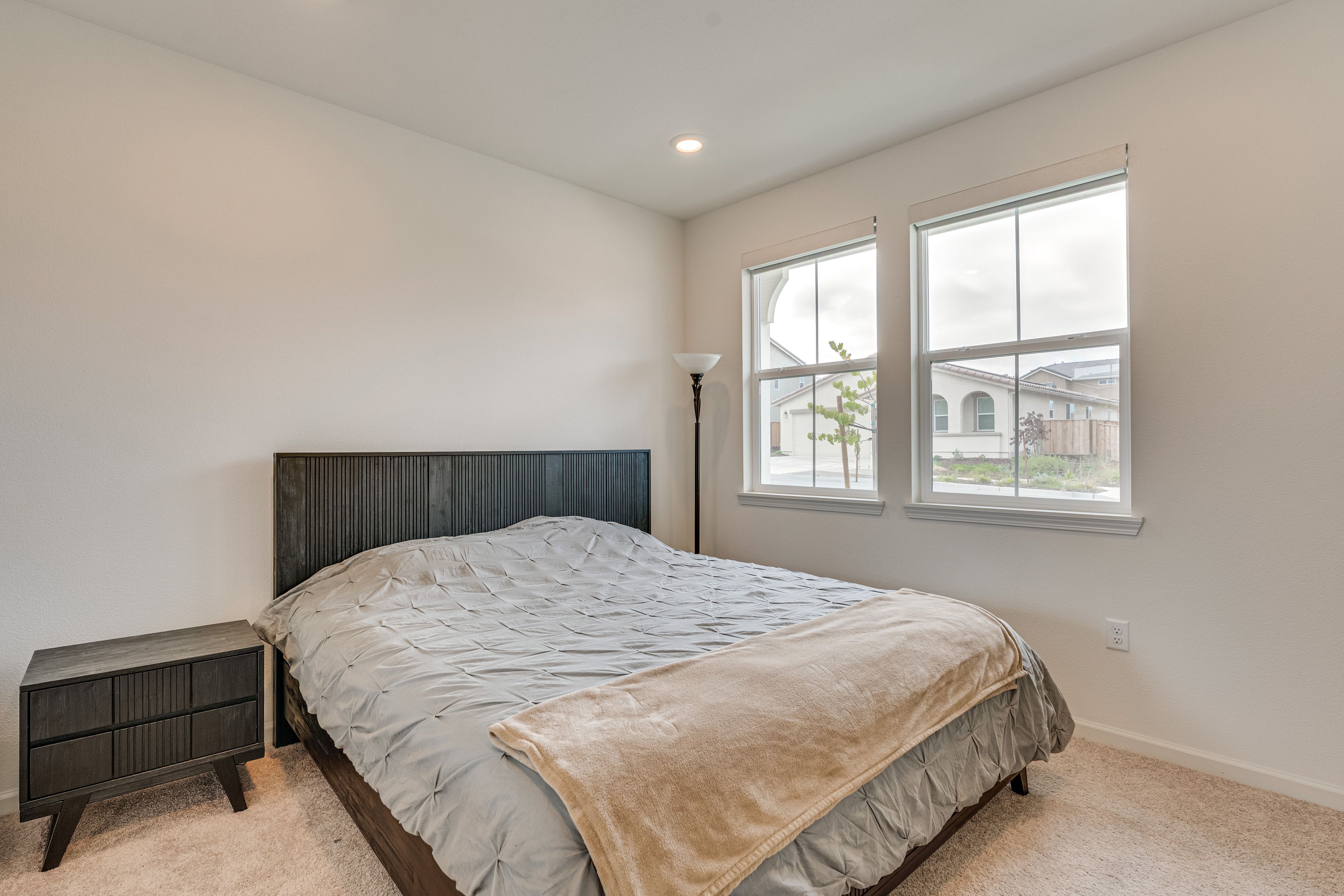 Bedroom 3 | Queen Bed