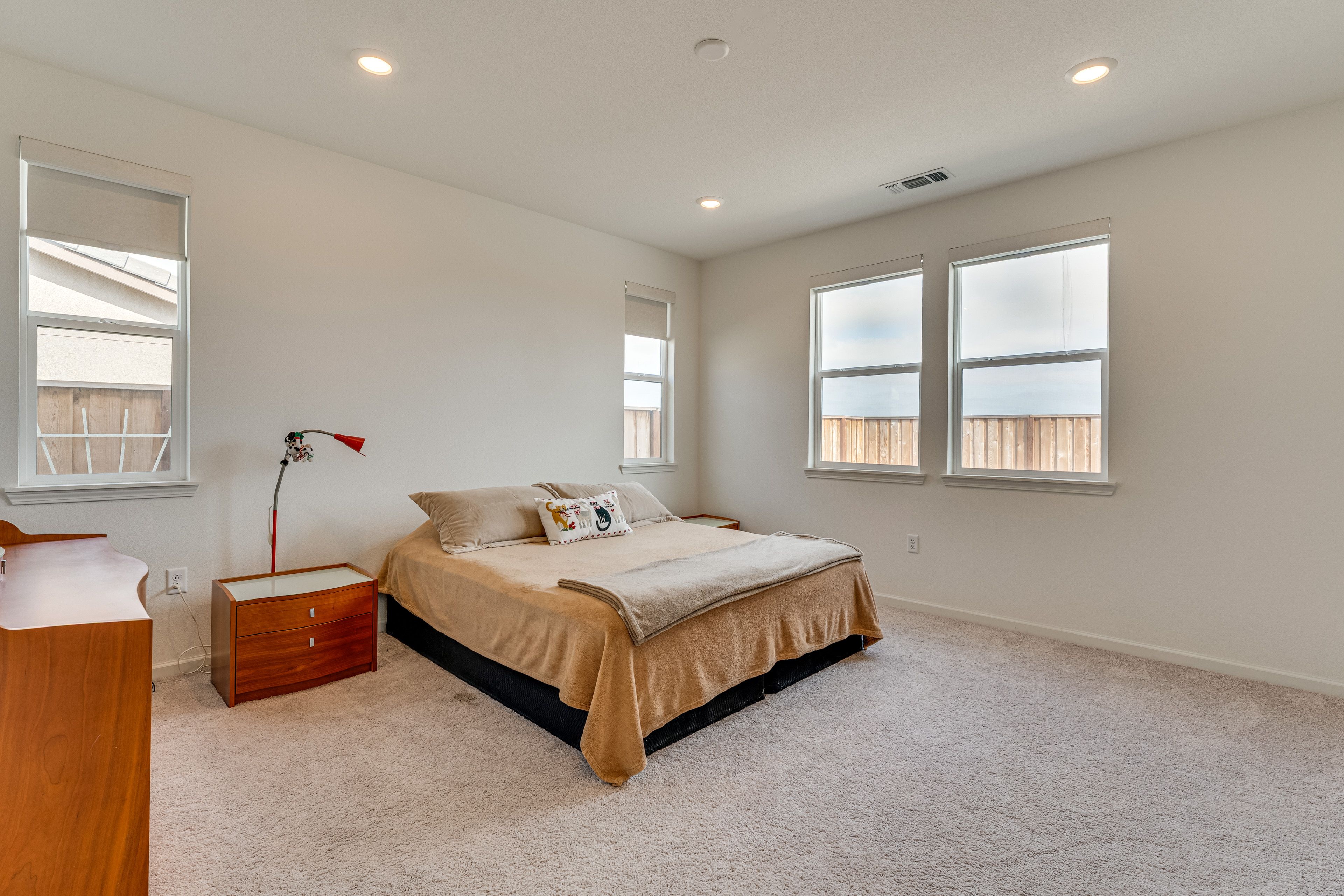 Bedroom 1 | King Bed | Smart TV