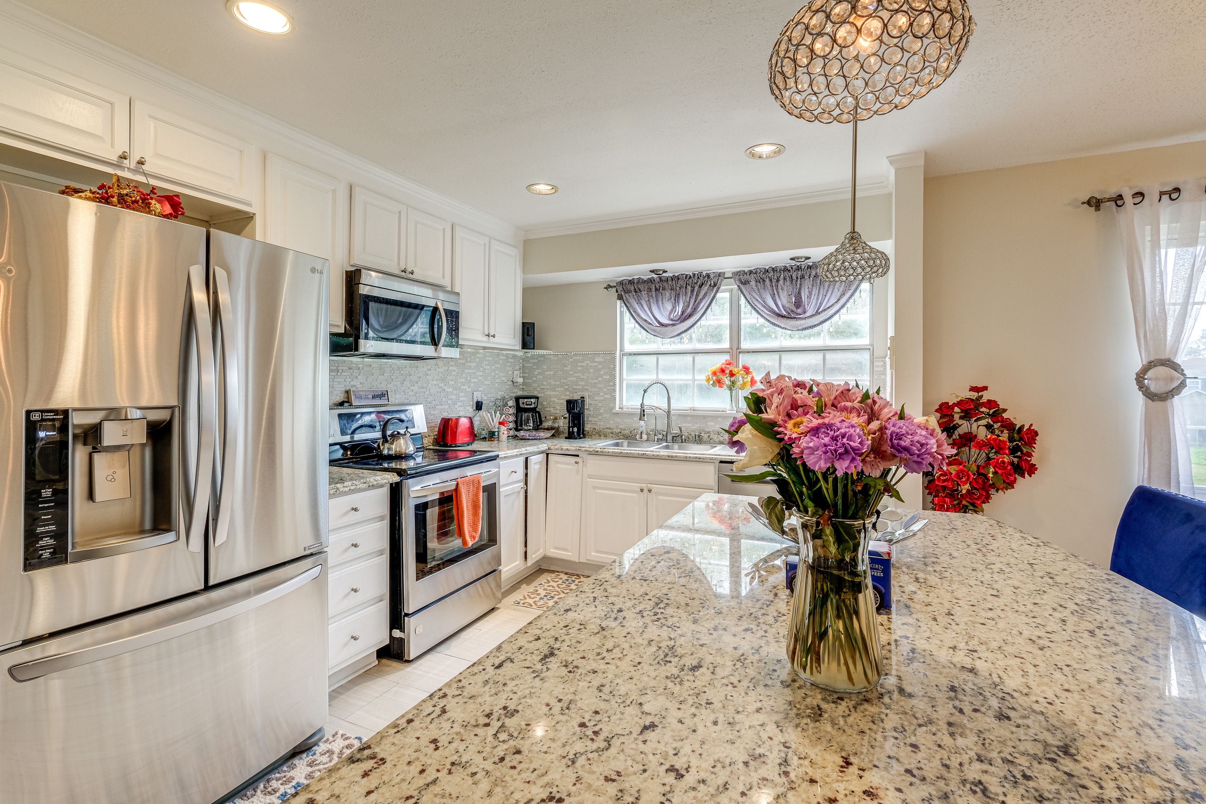 Kitchen | Main Level