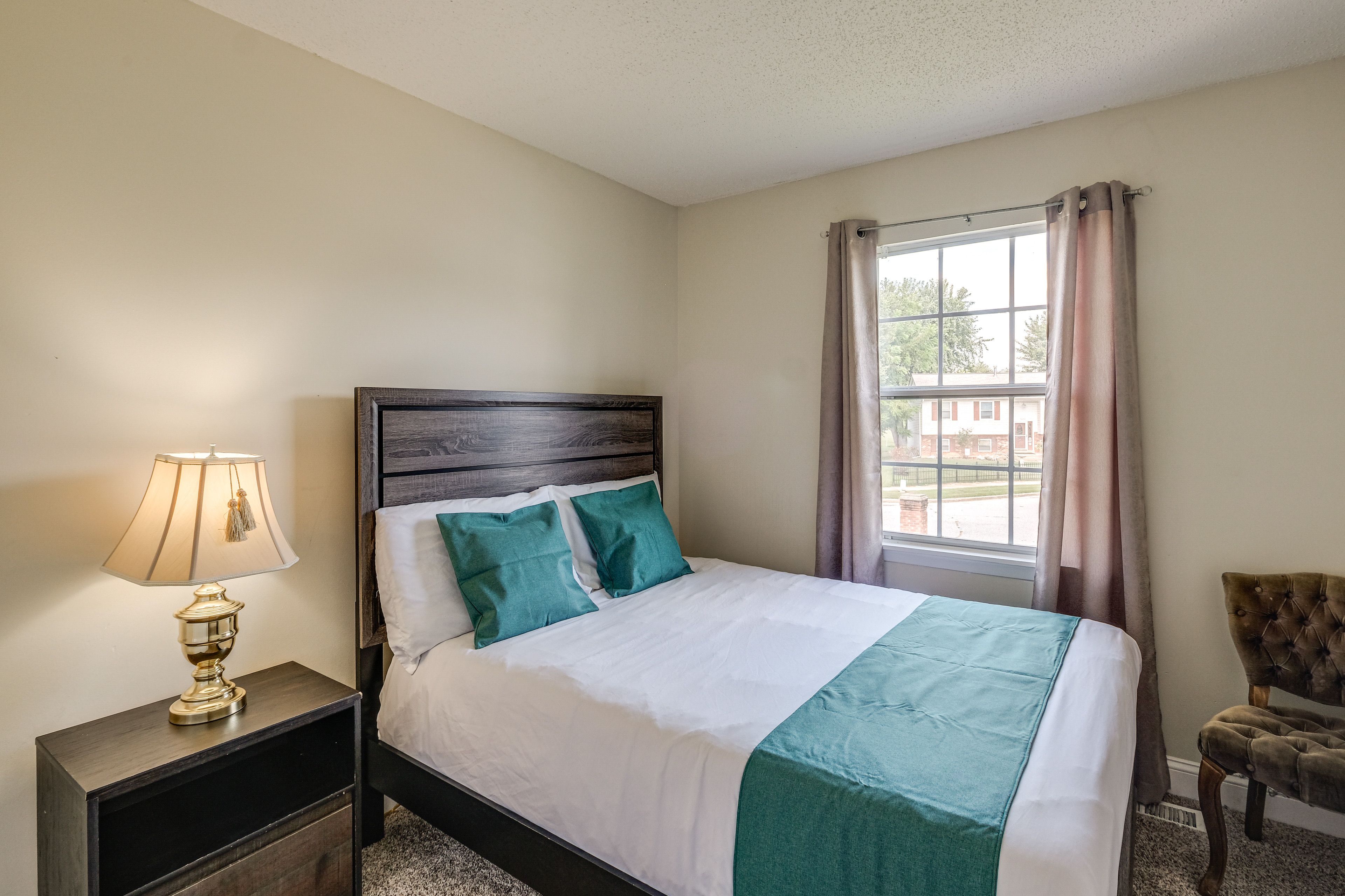 Bedroom 2 | Queen Bed | Main Level