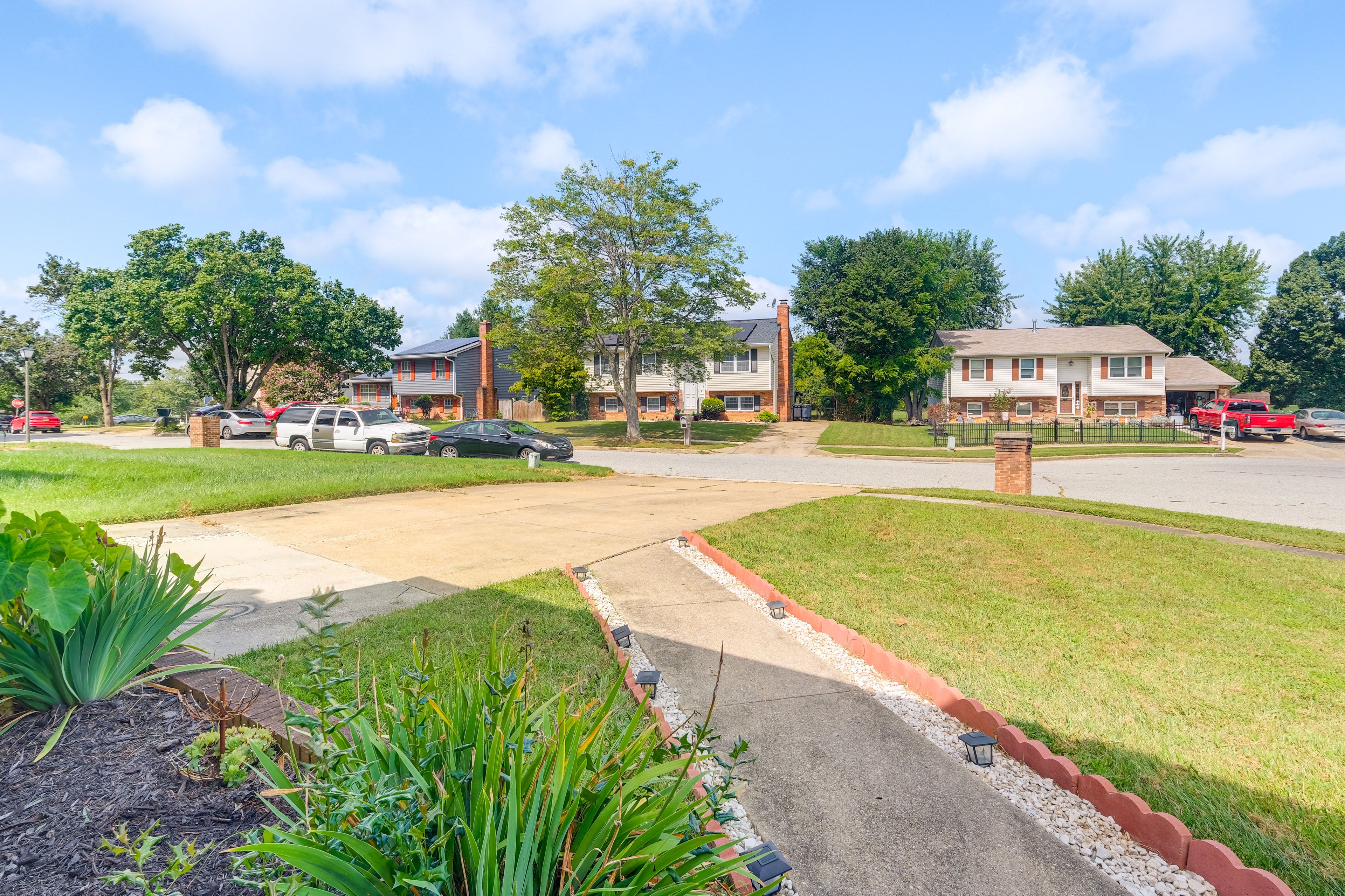 Parking | Driveway (4 Vehicles)