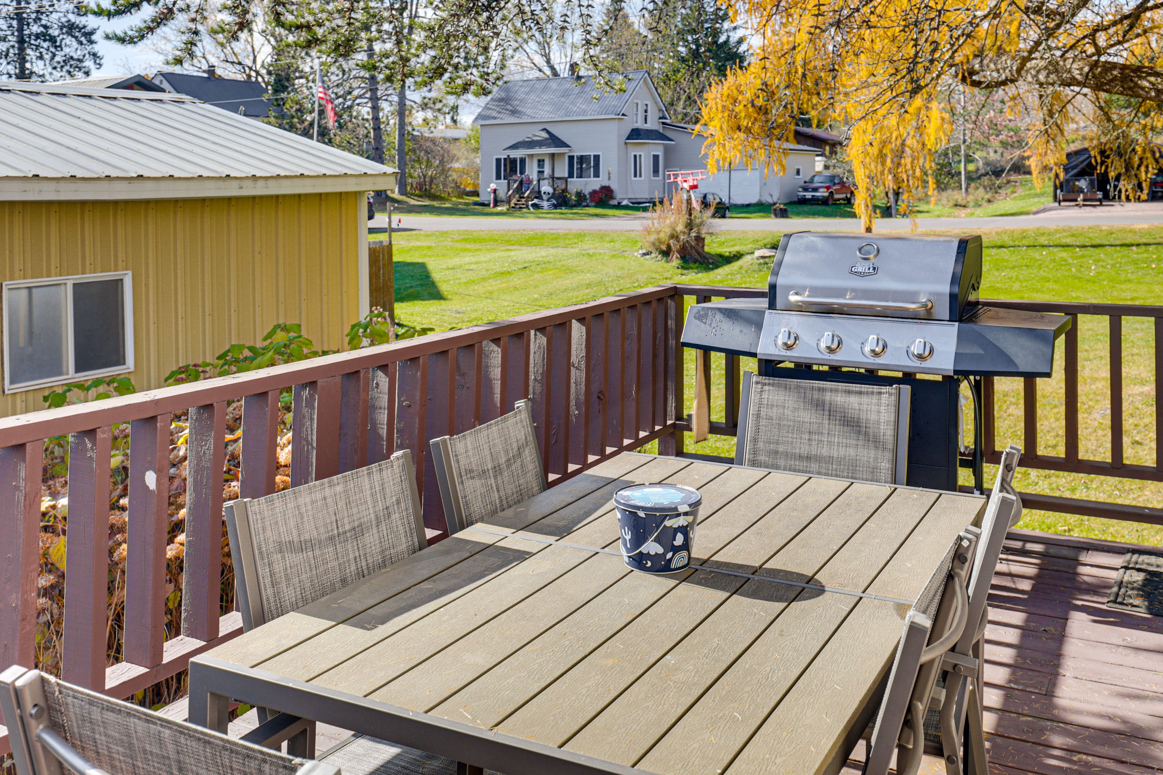 Mellen Vacation Rental | 4BR | 2BA | 1,100 Sq Ft | Step-Free Entry