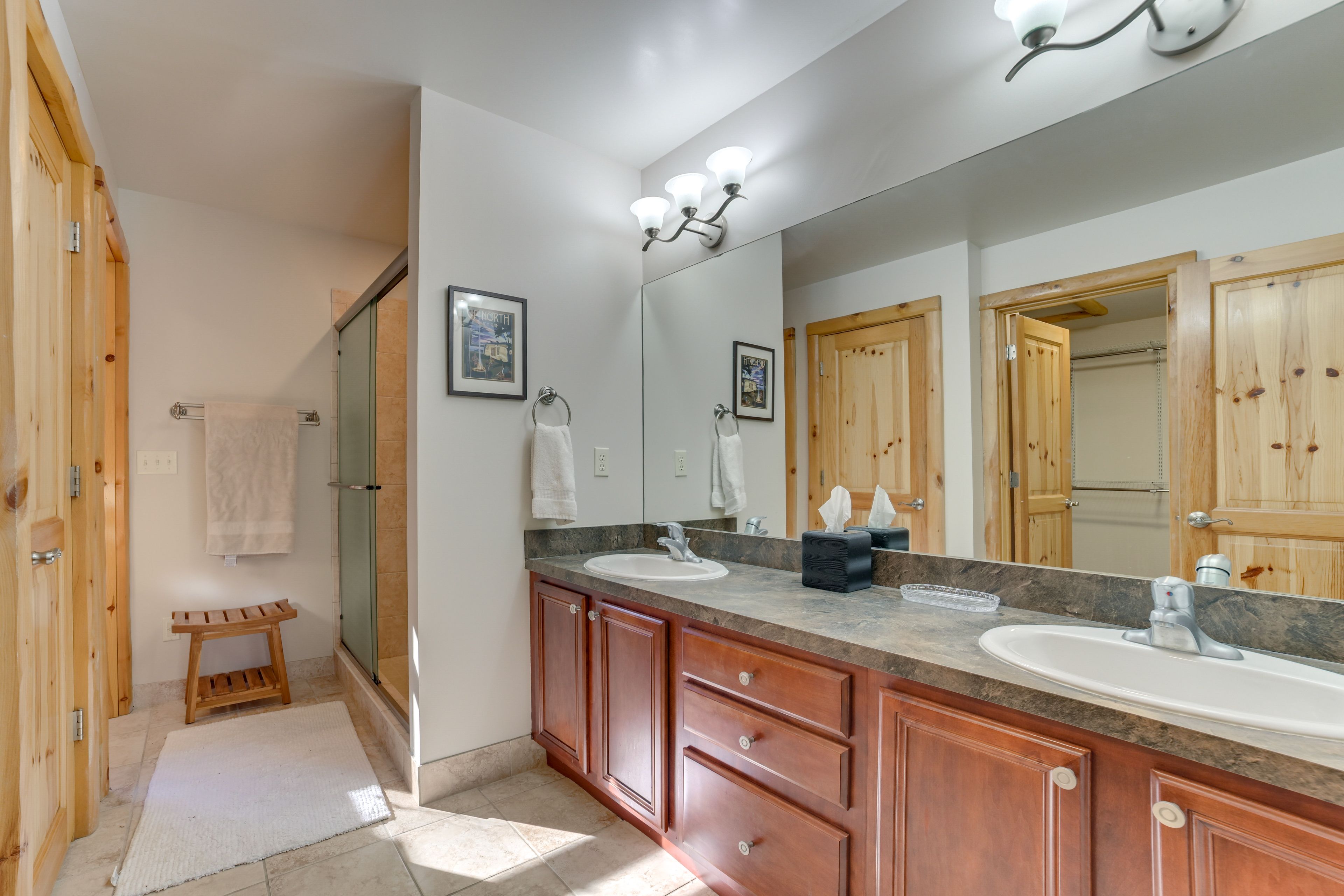 Full Bathroom | 1st Floor