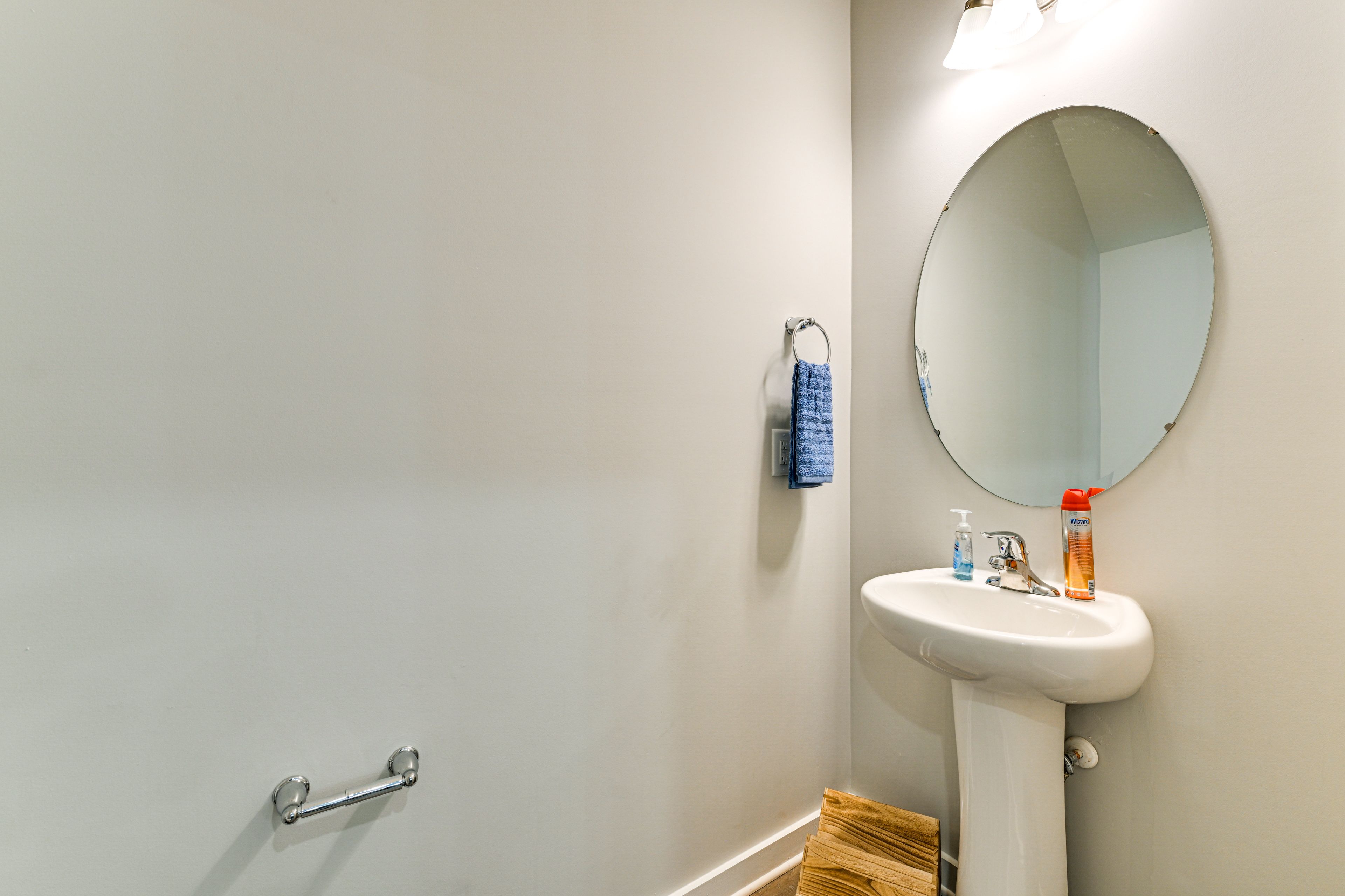 Half Bathroom | 1st Floor