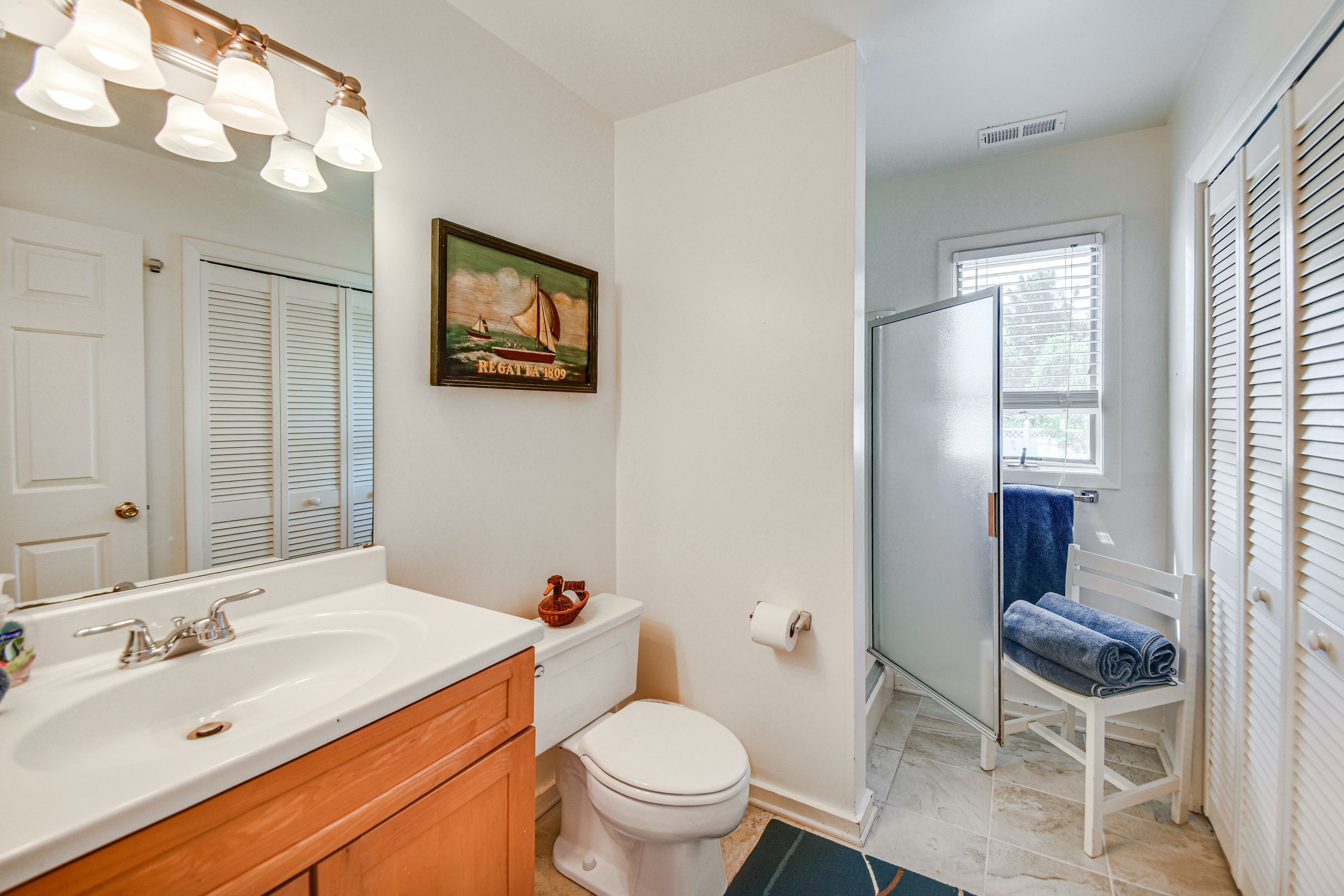 Full Bathroom | 1st Floor