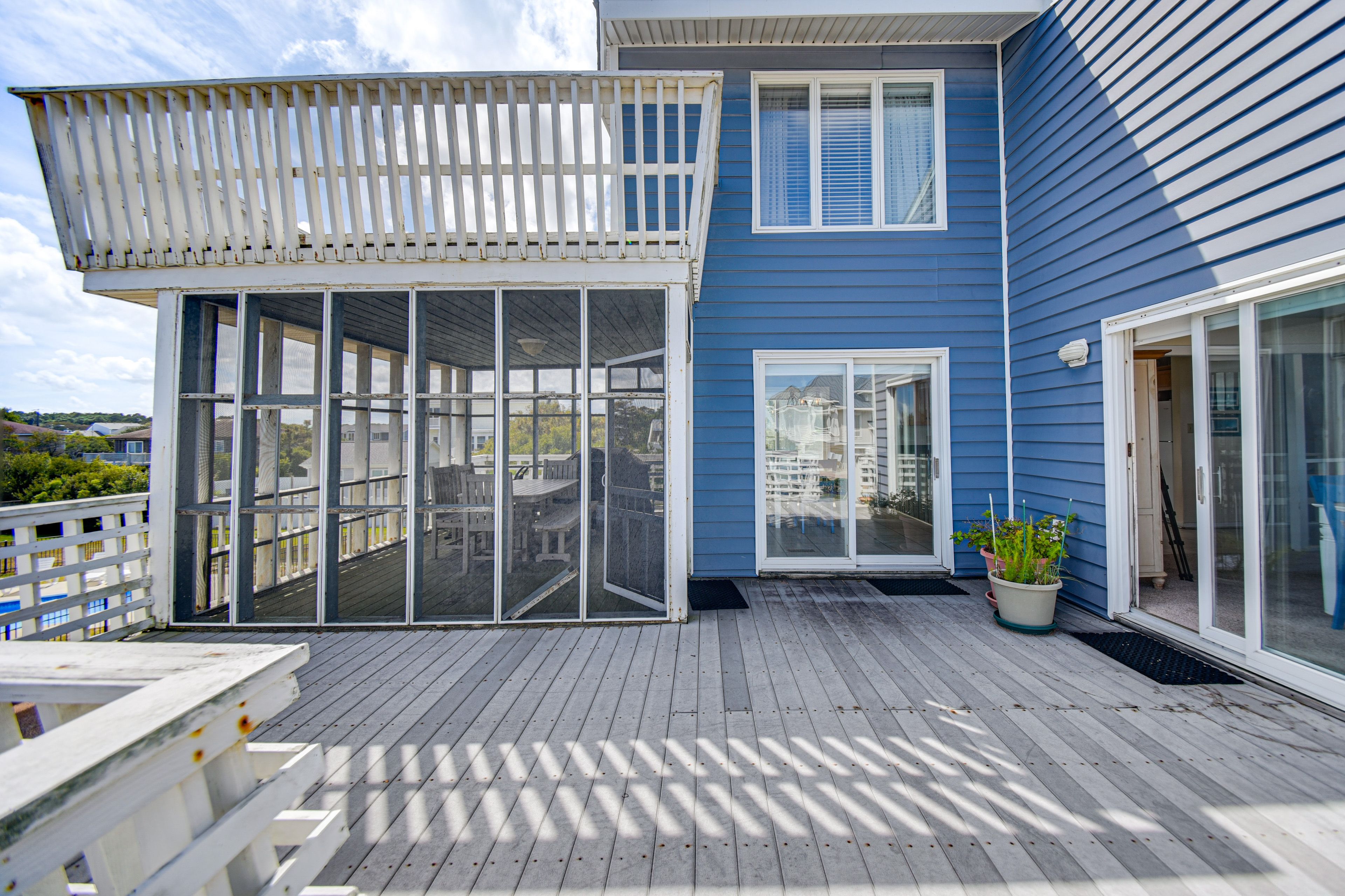Screened-In Porch | Dining Area | Grill