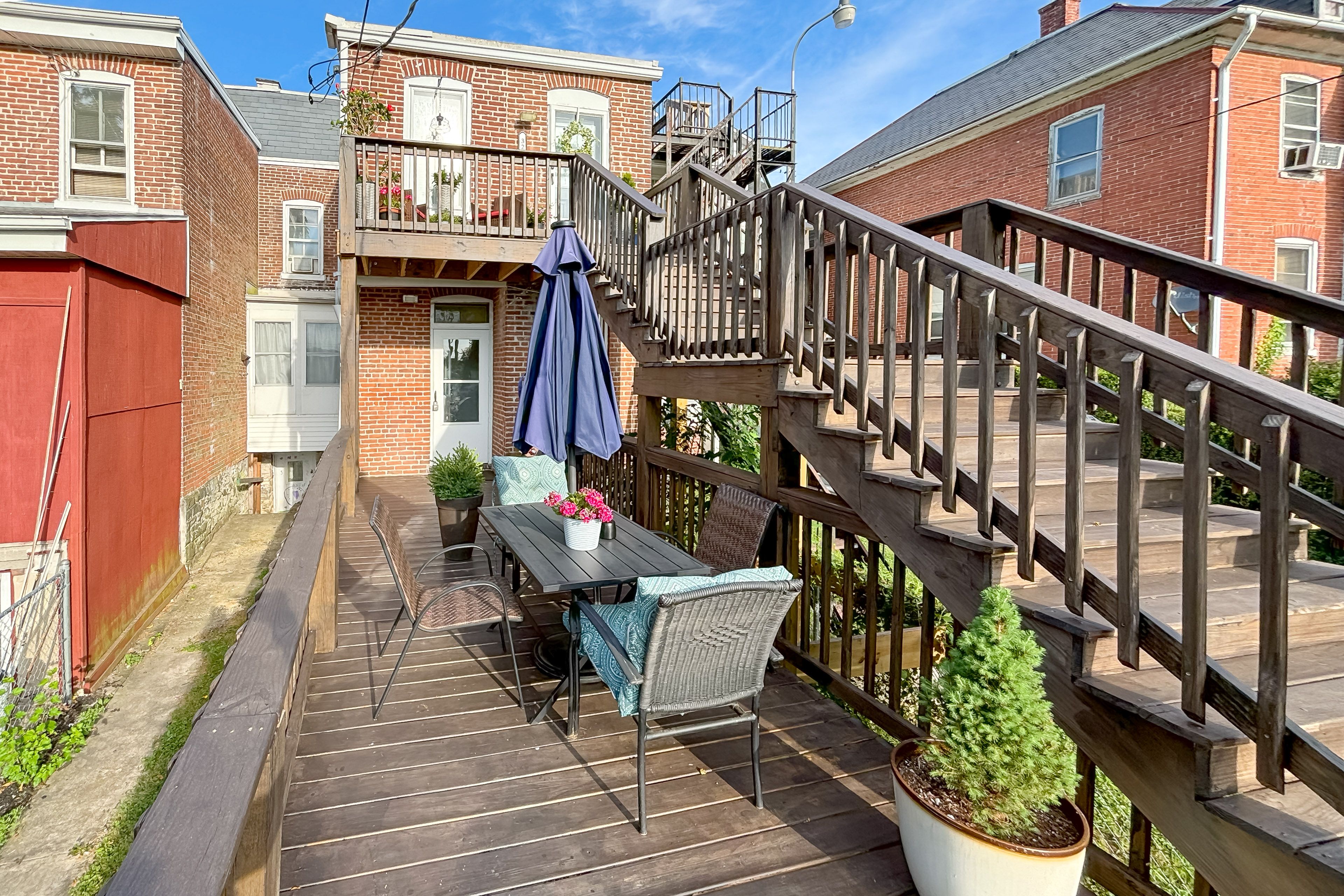 Deck | Outdoor Dining | Gas Grill