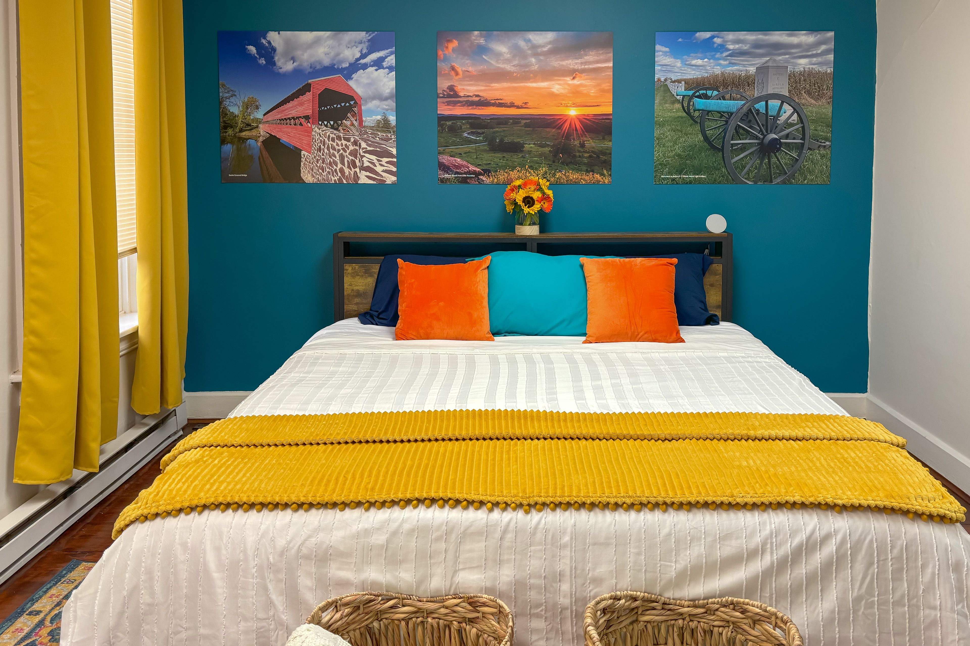 Bedroom | King Bed | Linens Provided