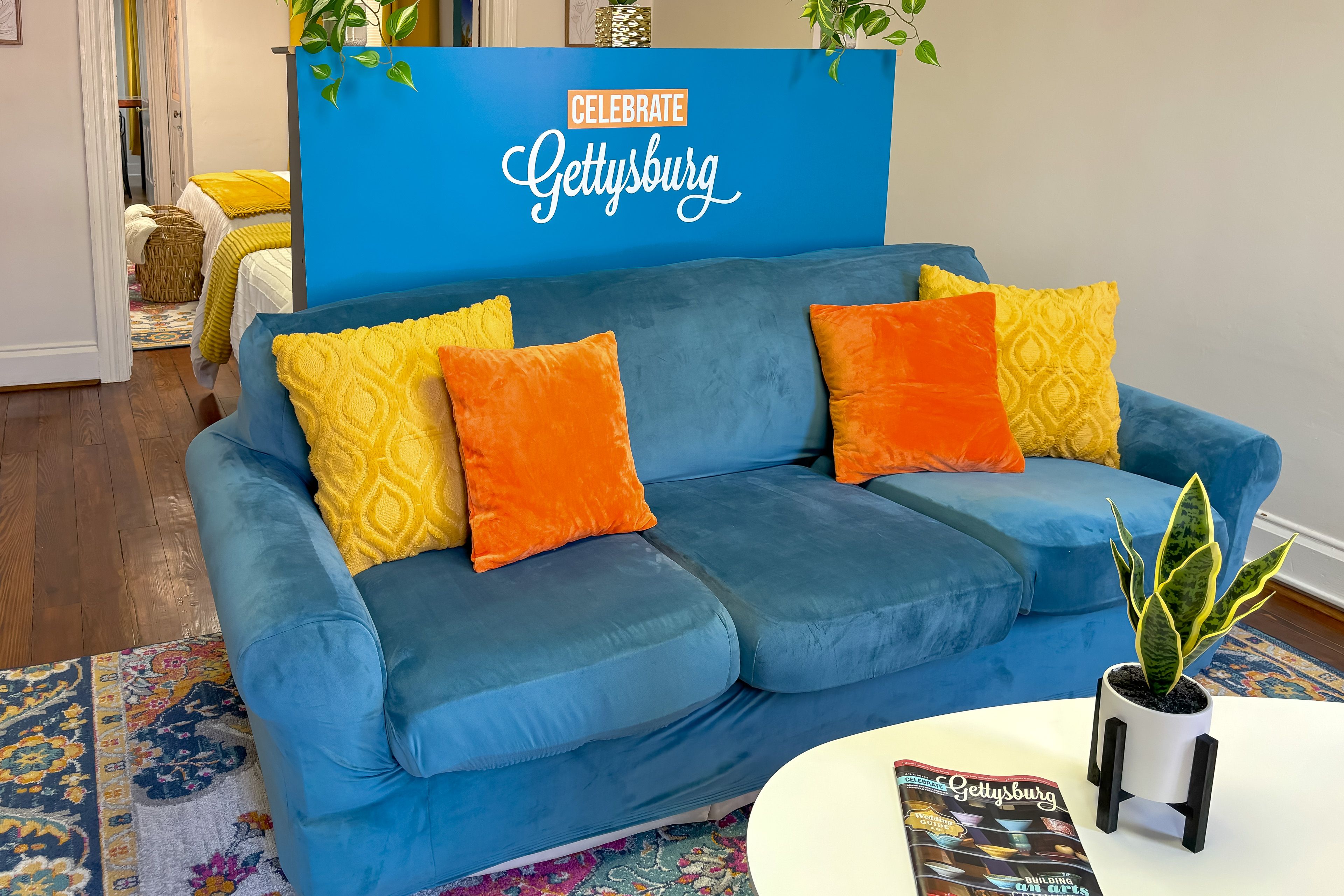 Living Room | Full Bed