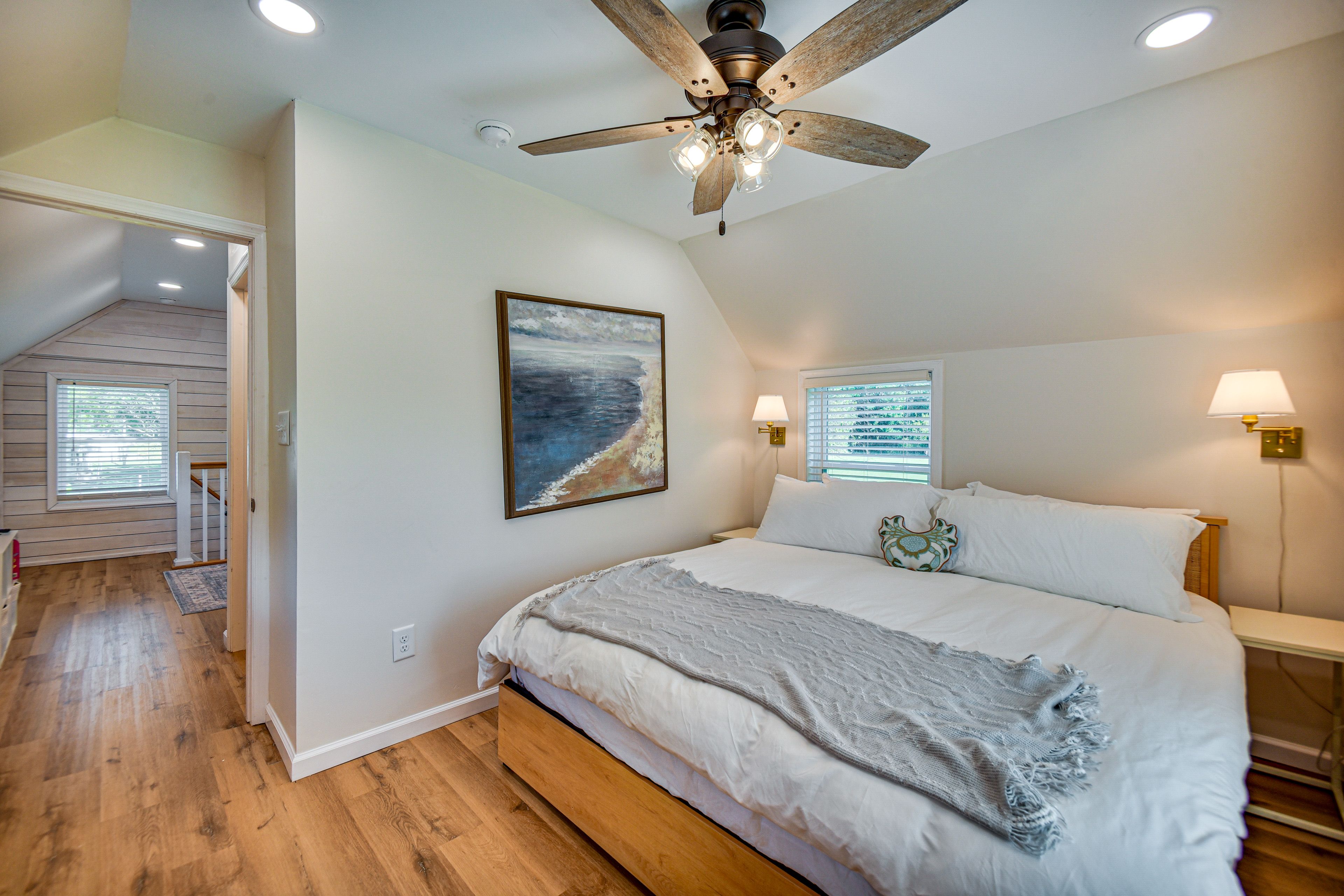 Bedroom 2 | King Bed | 2nd Floor