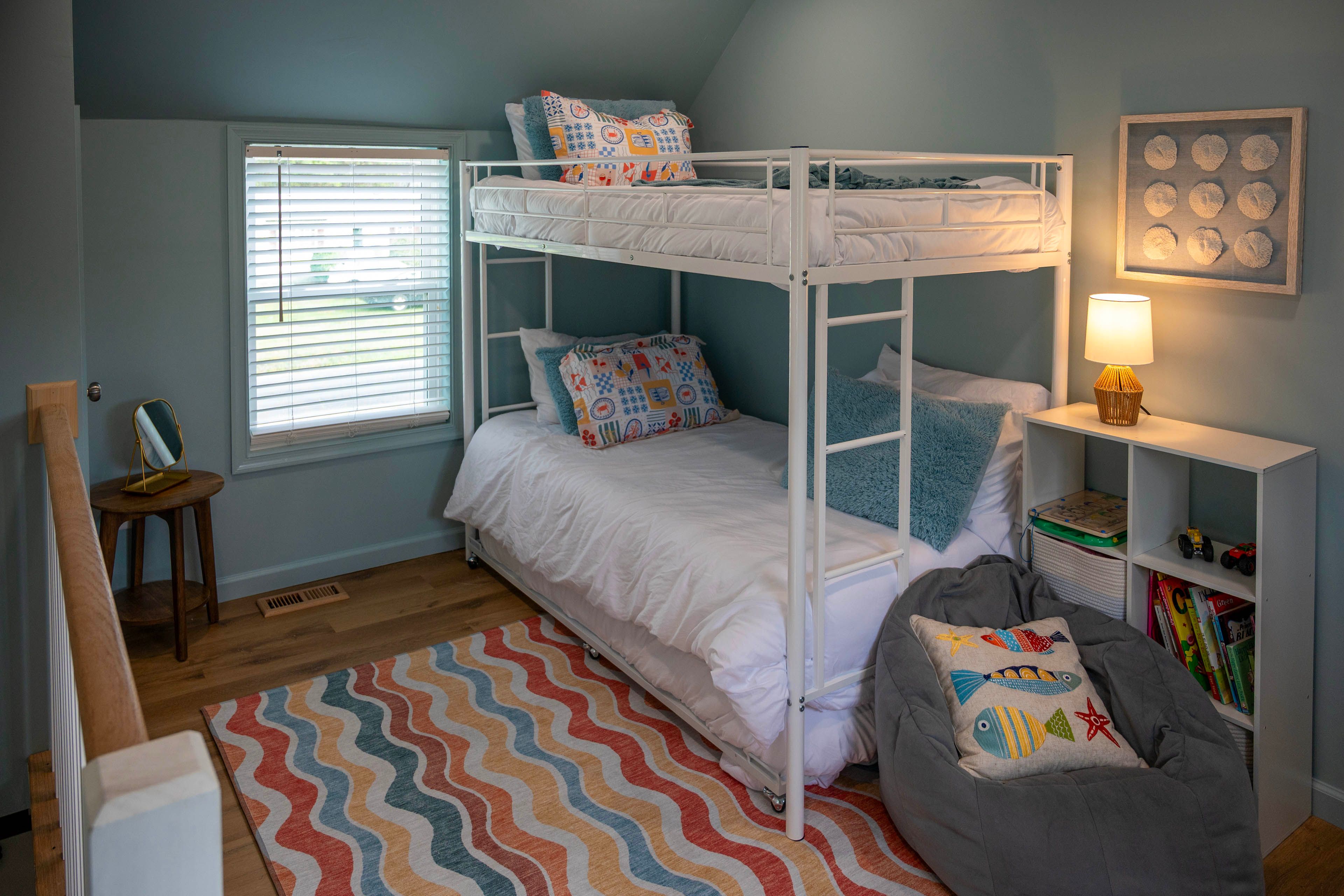 Loft | Twin Bunk Bed w/ Twin Trundle | 2nd Floor