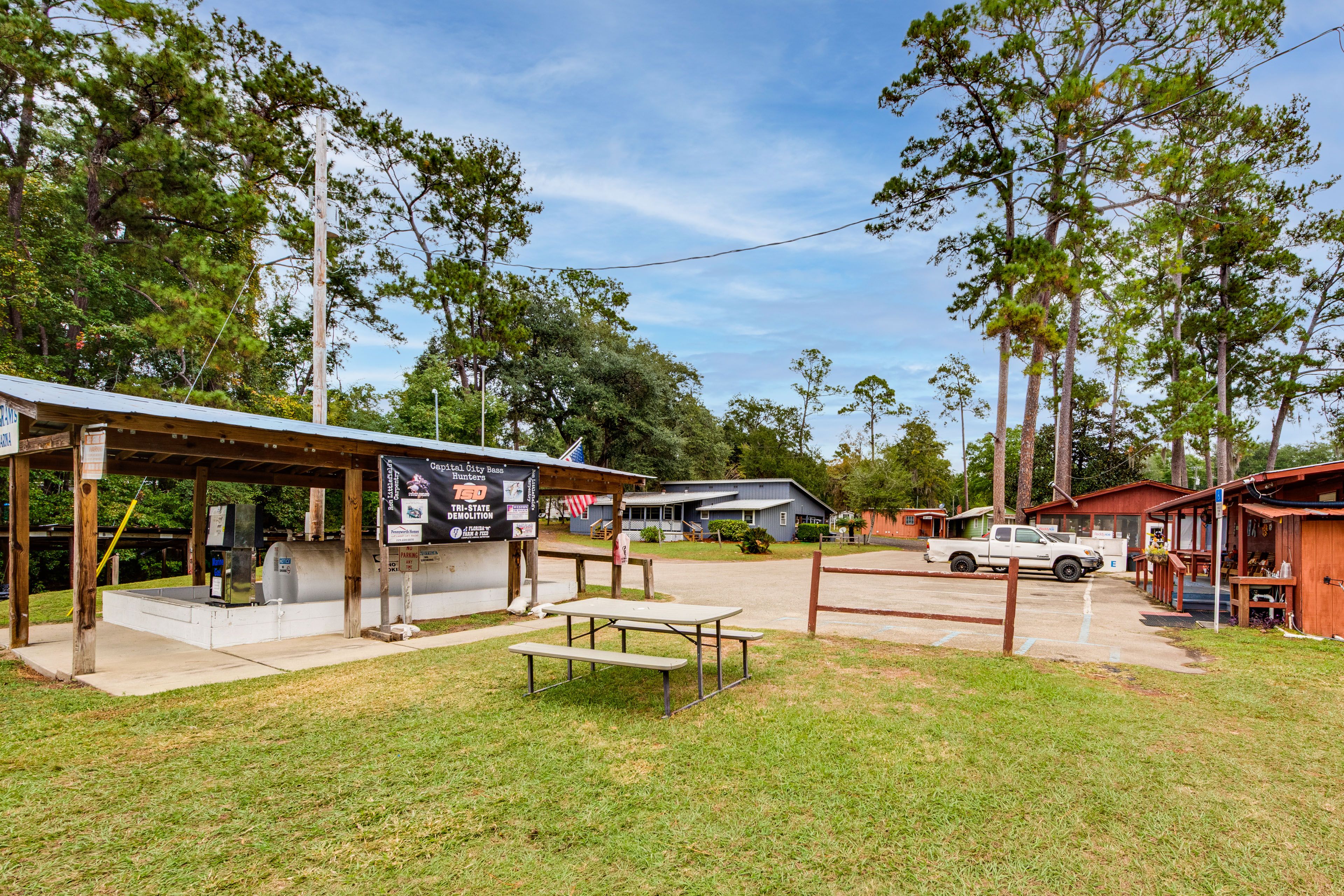 Cooks Landing | Community Amenities | Outdoor Seating Area