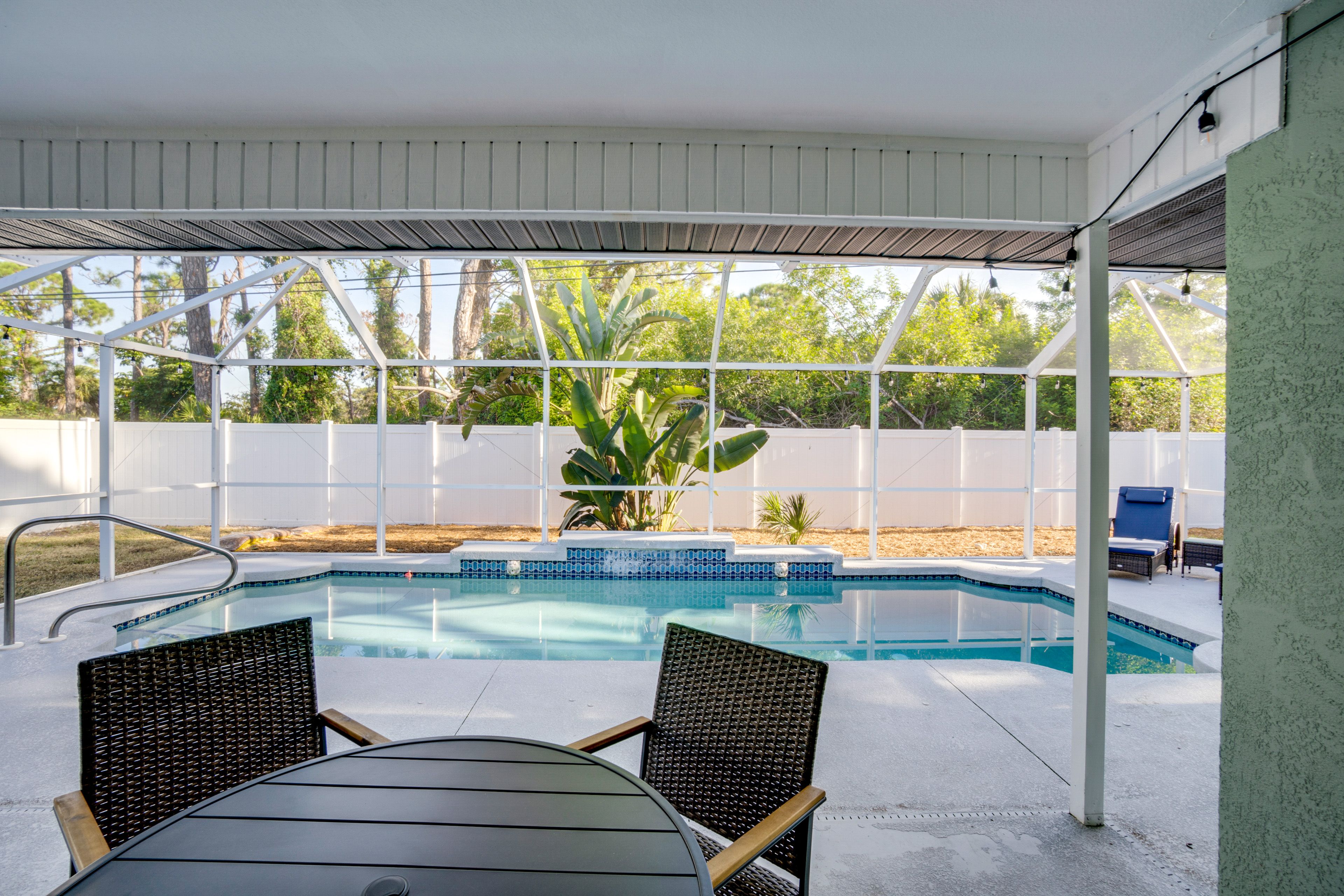 Screened Lanai w/ Pool