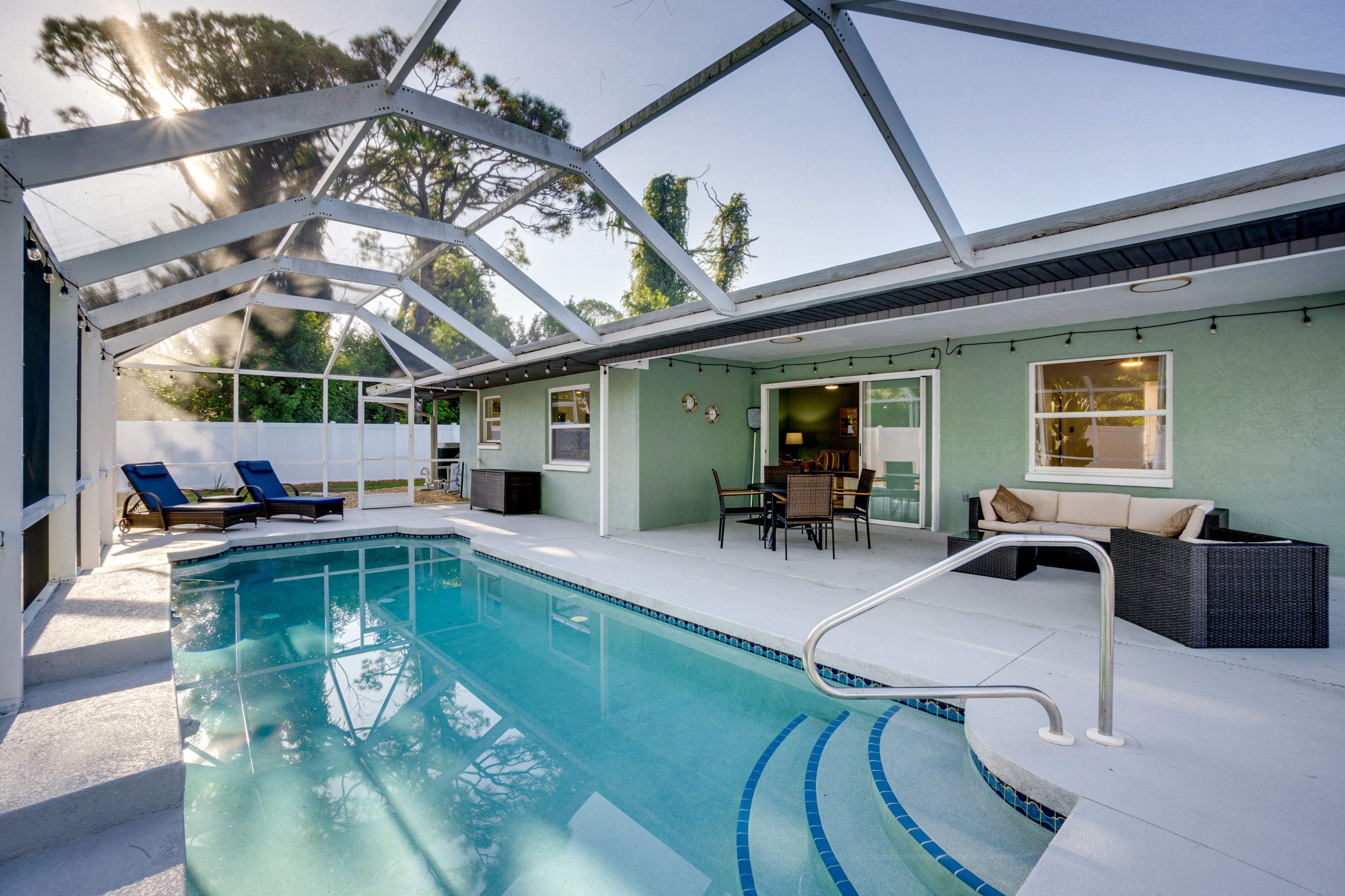 Venice Vacation Rental | 2BR | 2BA | 1,057 Sq Ft | Small Step to Enter