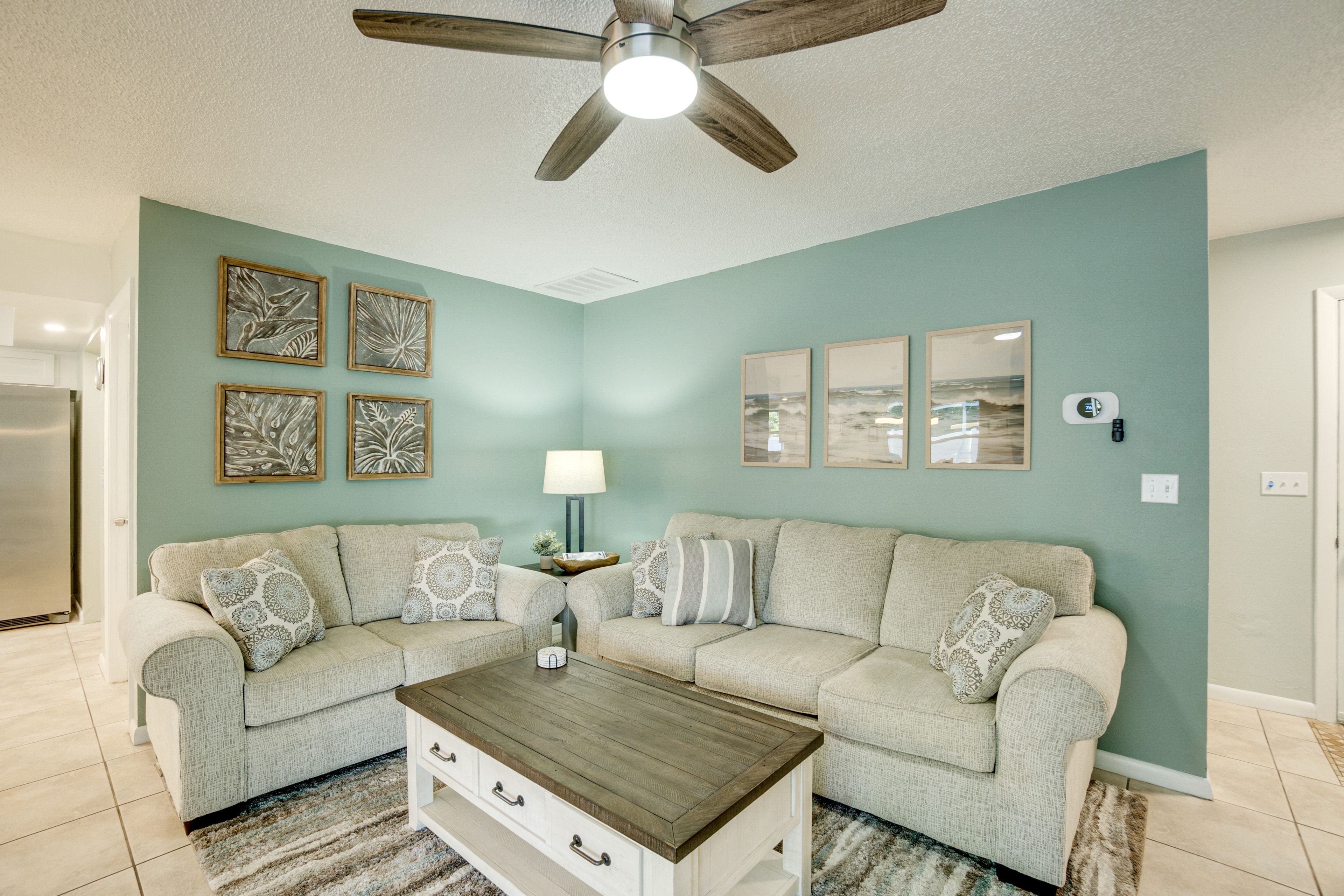 Living Room | Free WiFi | Smart TV