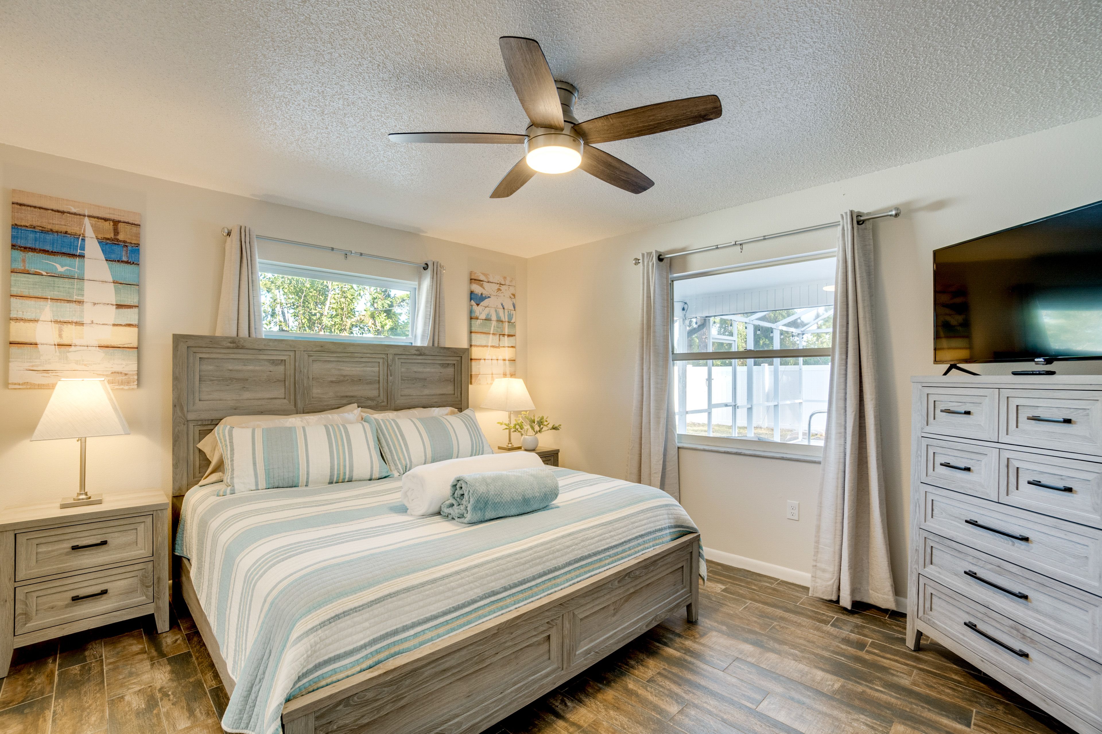 Bedroom 1 | King Bed | En-Suite Bathroom