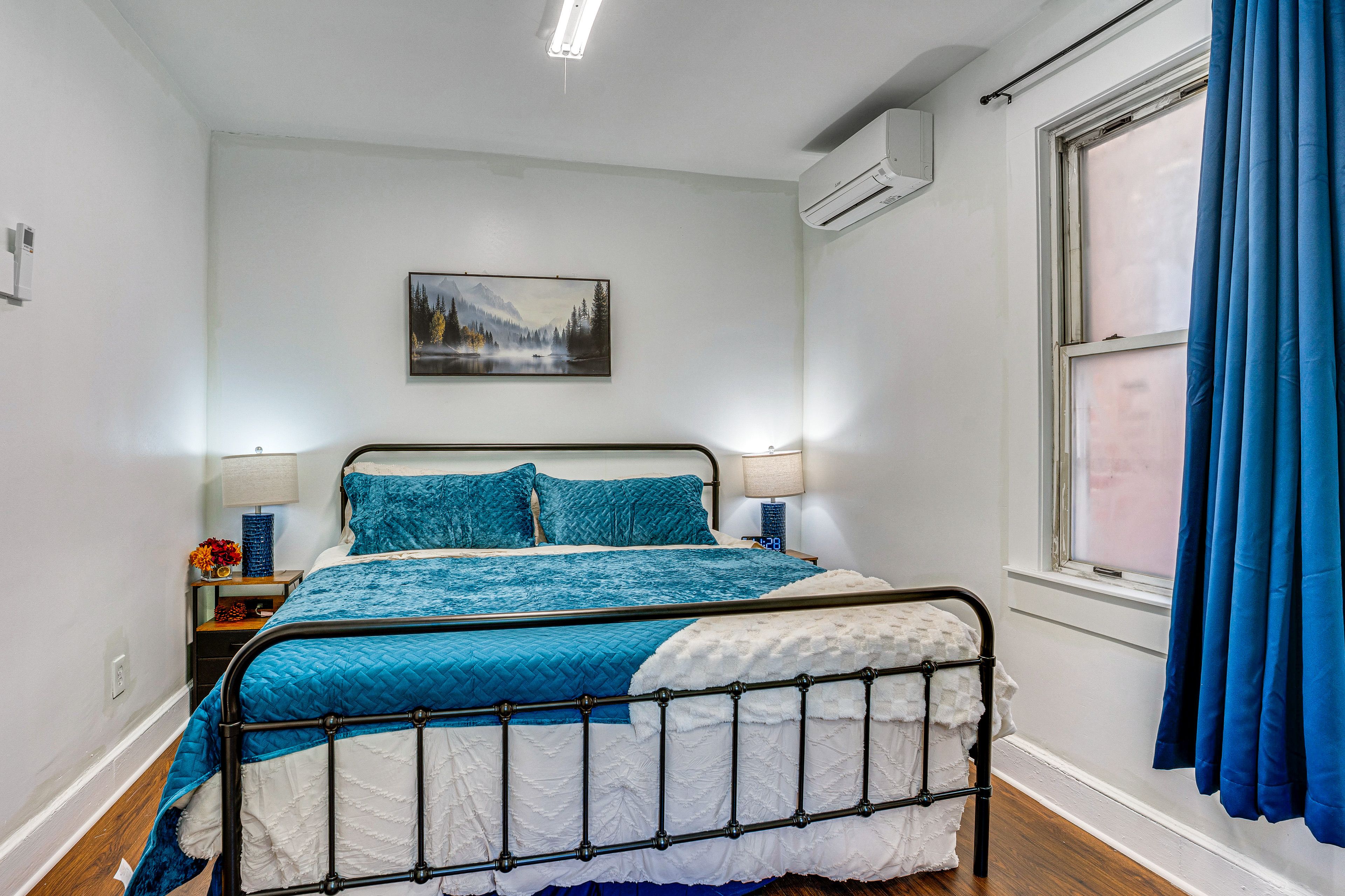 Bedroom 1 | King Bed | Linens Provided