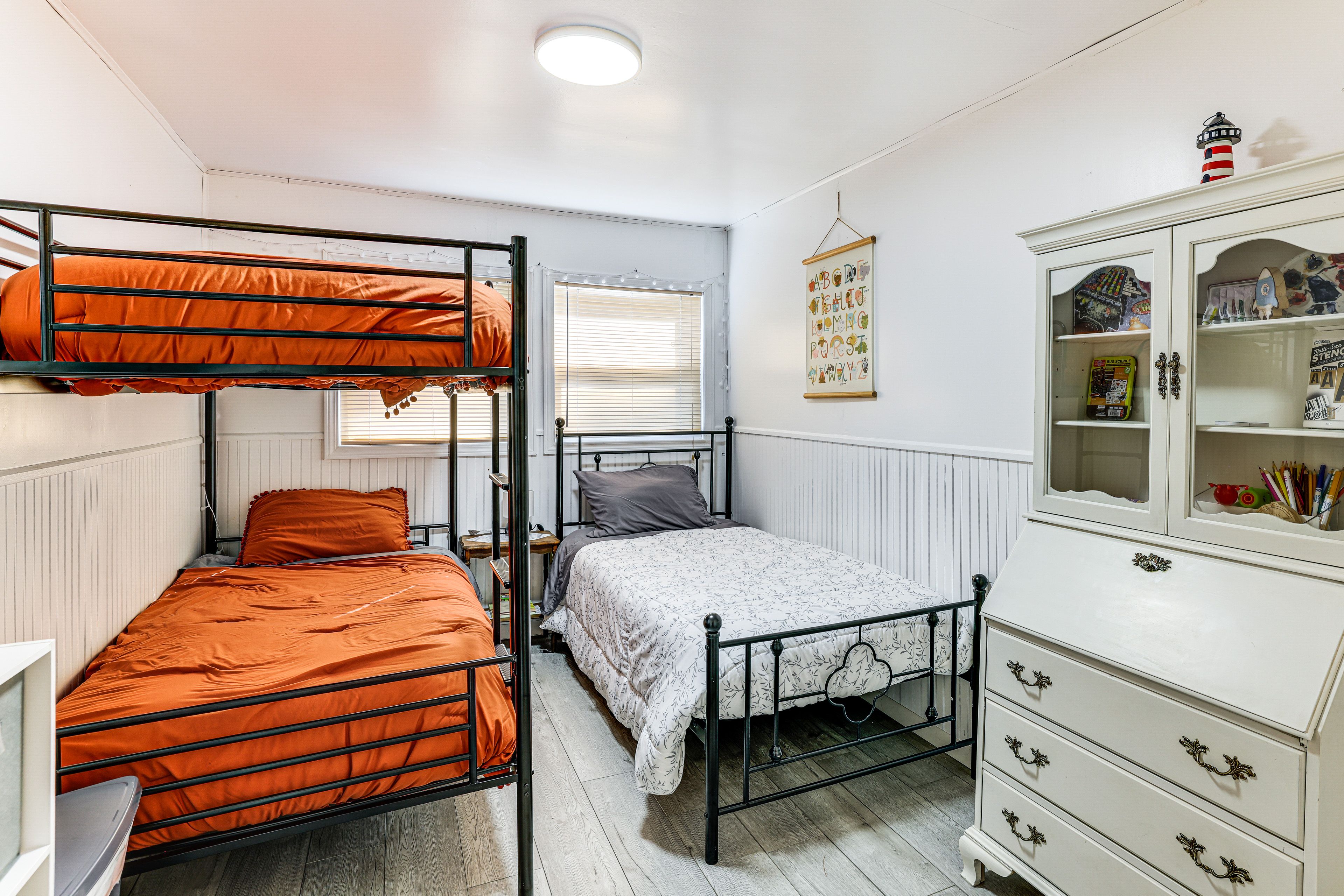 Bedroom 3 | Twin Bunk Bed | Full Bed