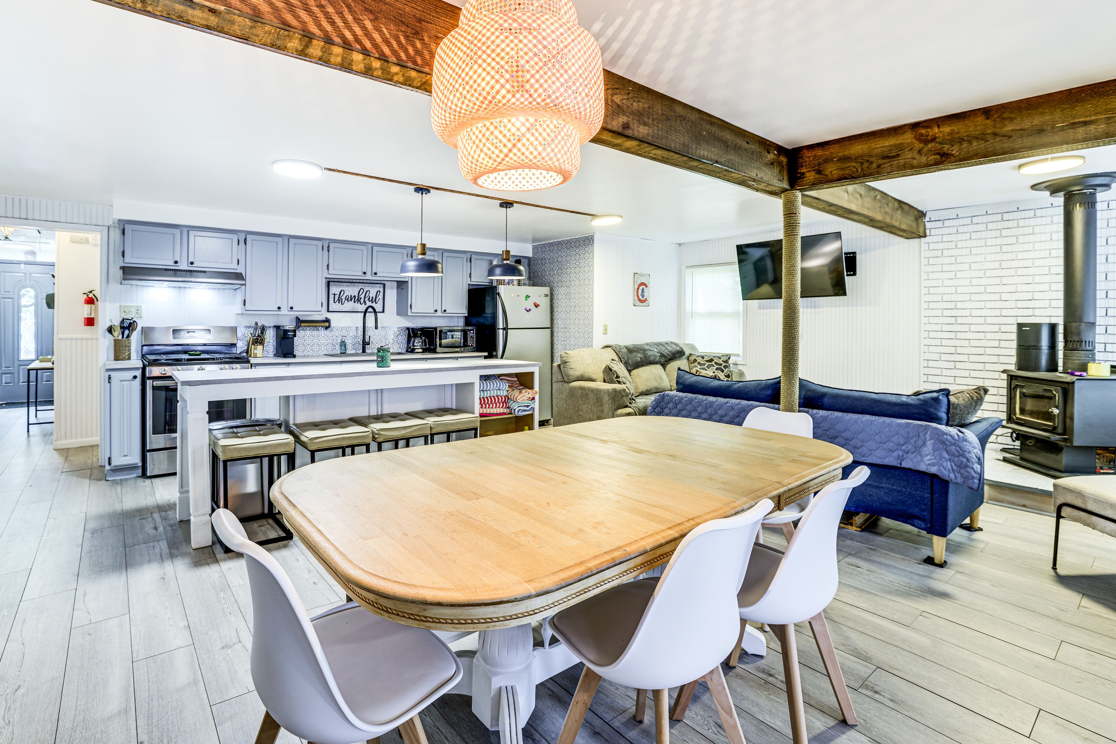 Living Space | Free WiFi | Central A/C & Heating