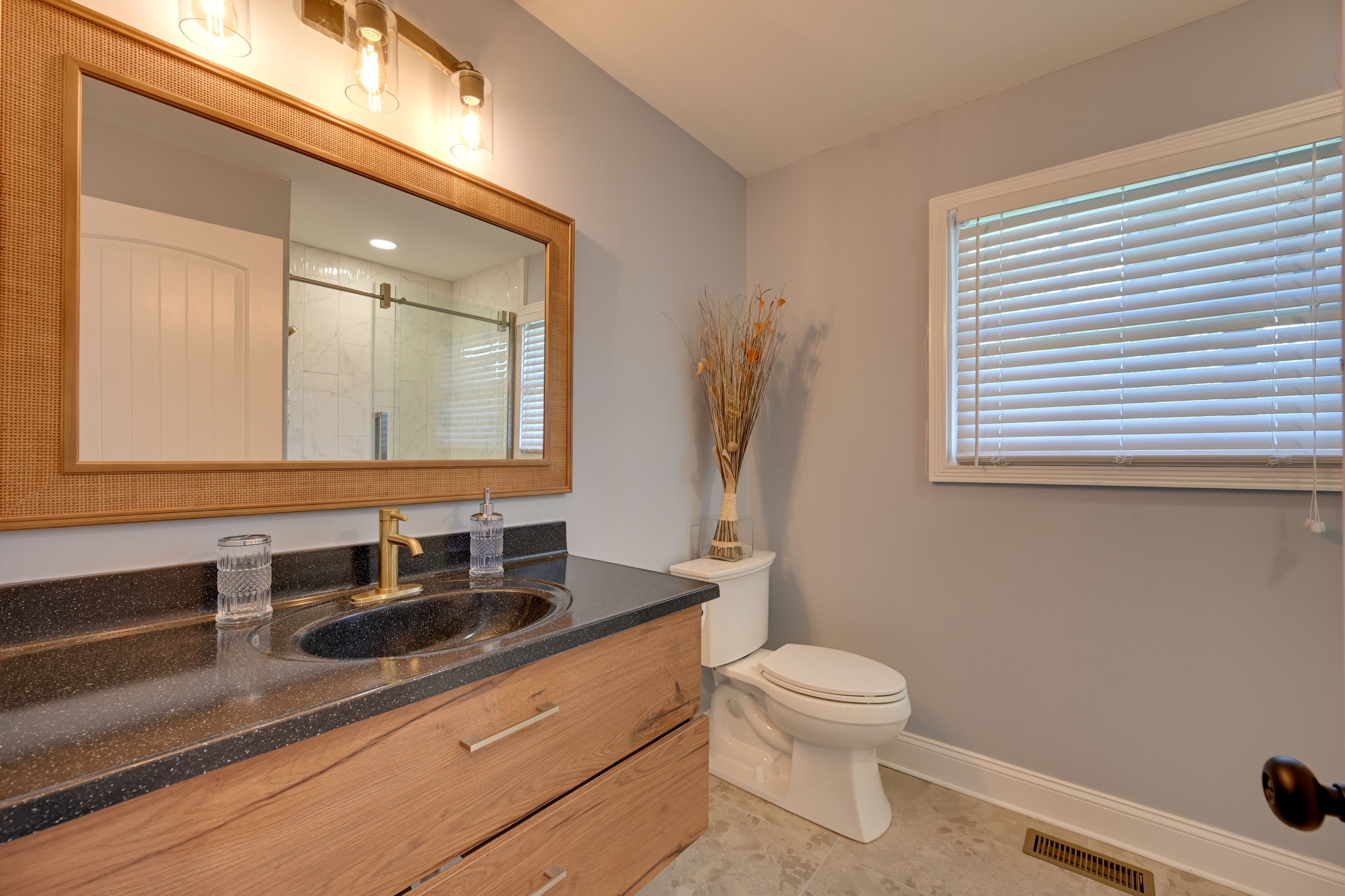 Full Bathroom | Complimentary Toiletries | Hair Dryer