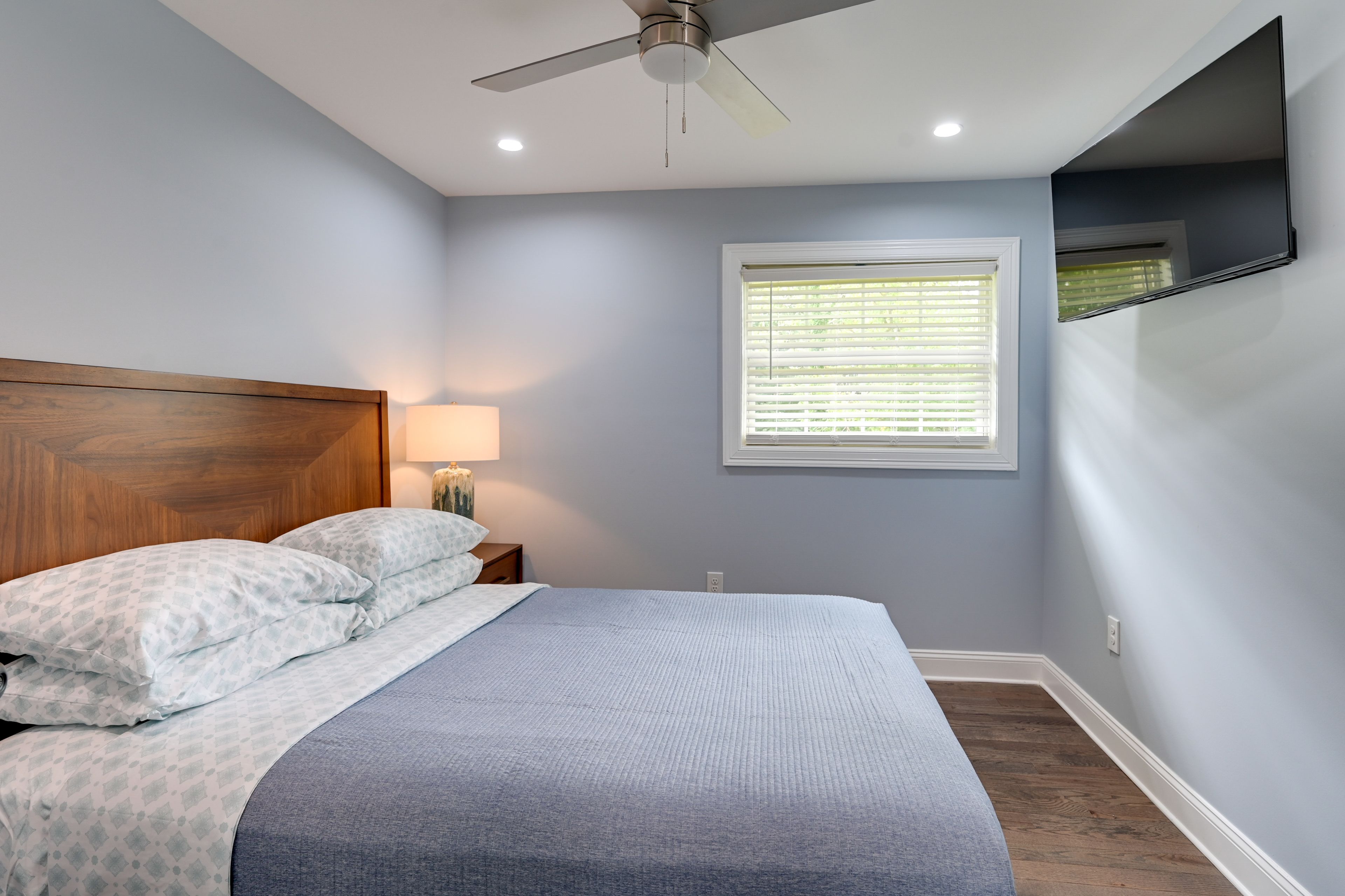 Bedroom 2 | Queen Bed | Smart TV