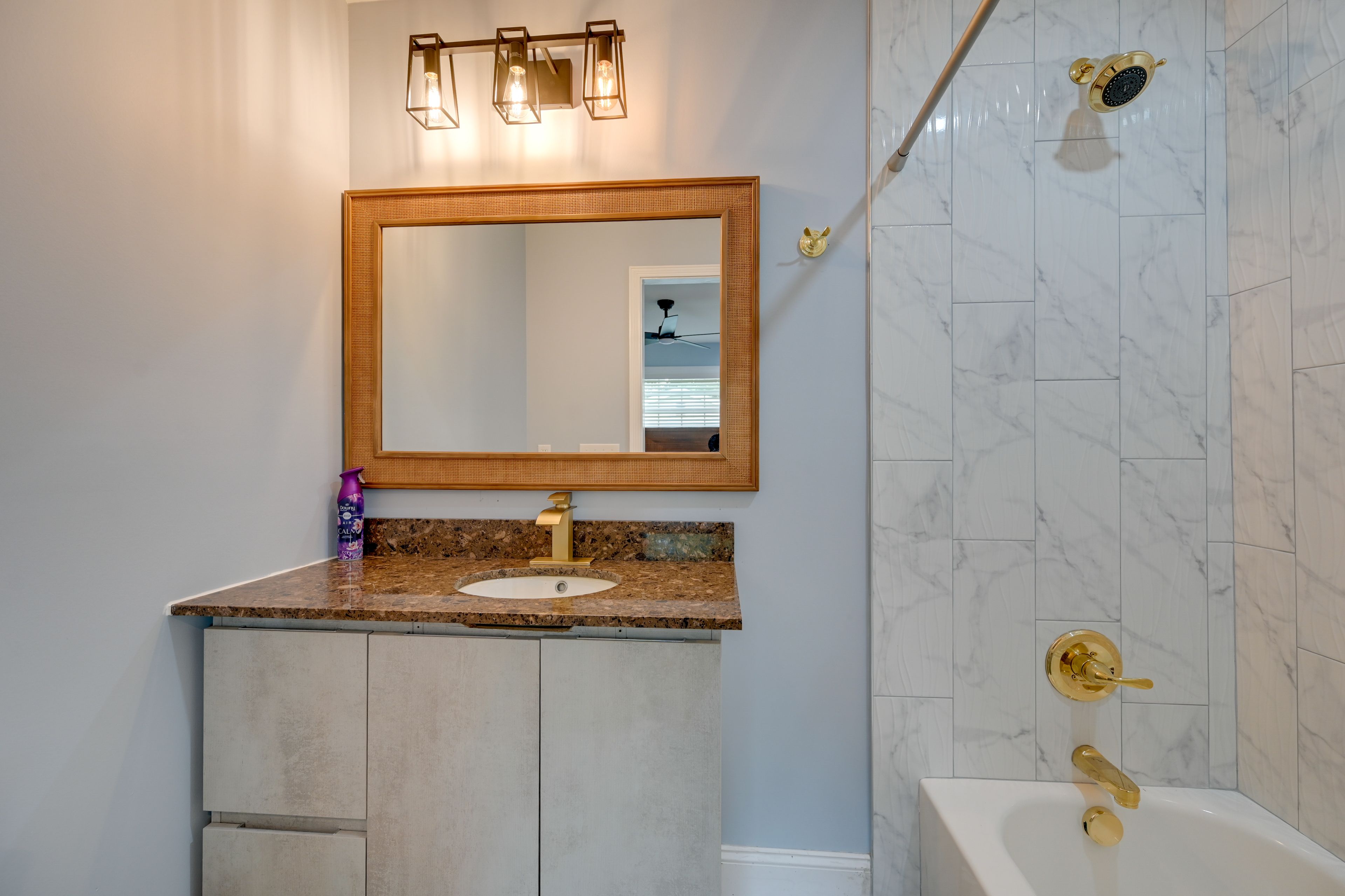 En-Suite Bathroom | Towels Provided