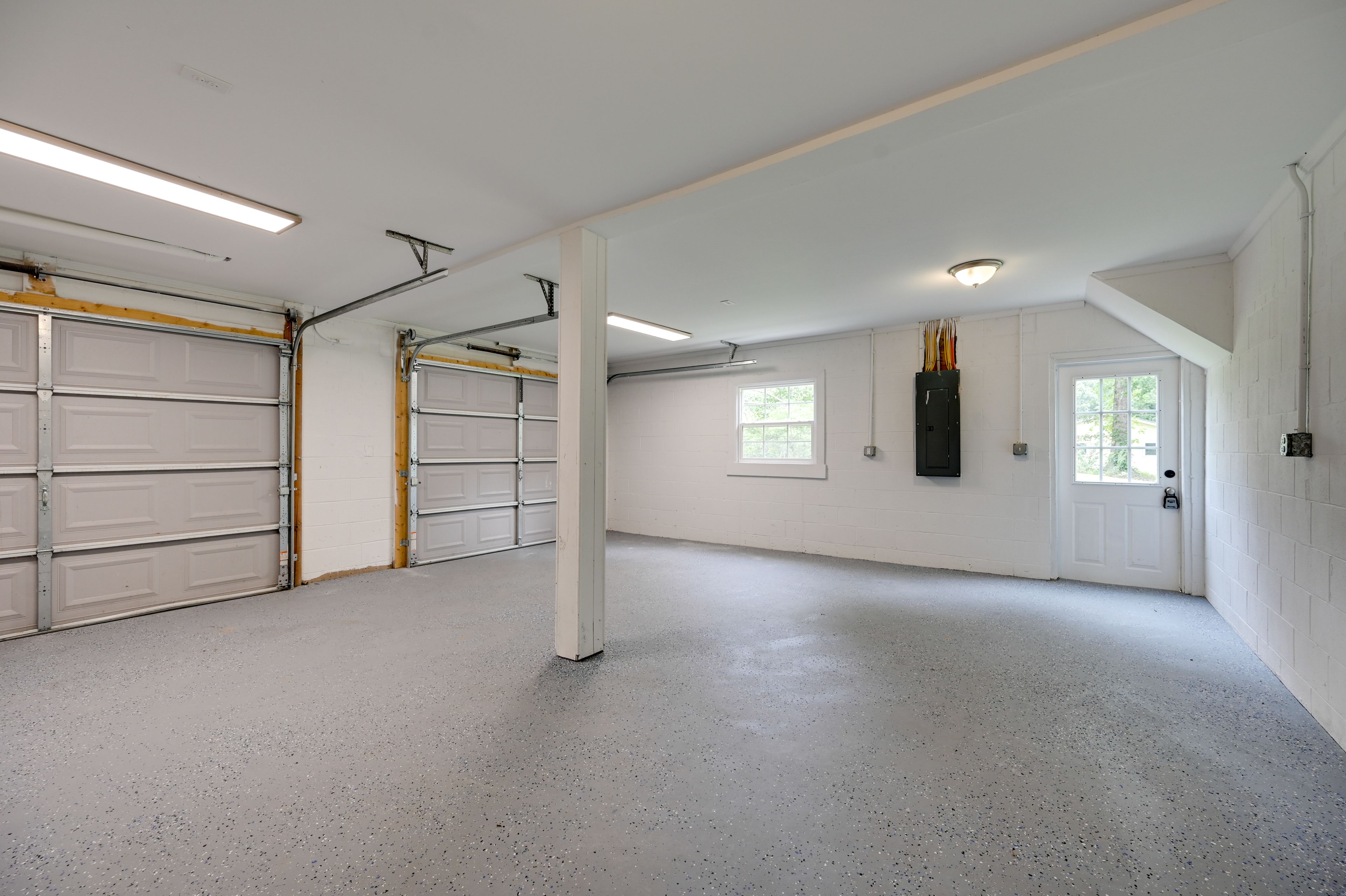 Garage | Washer & Dryer