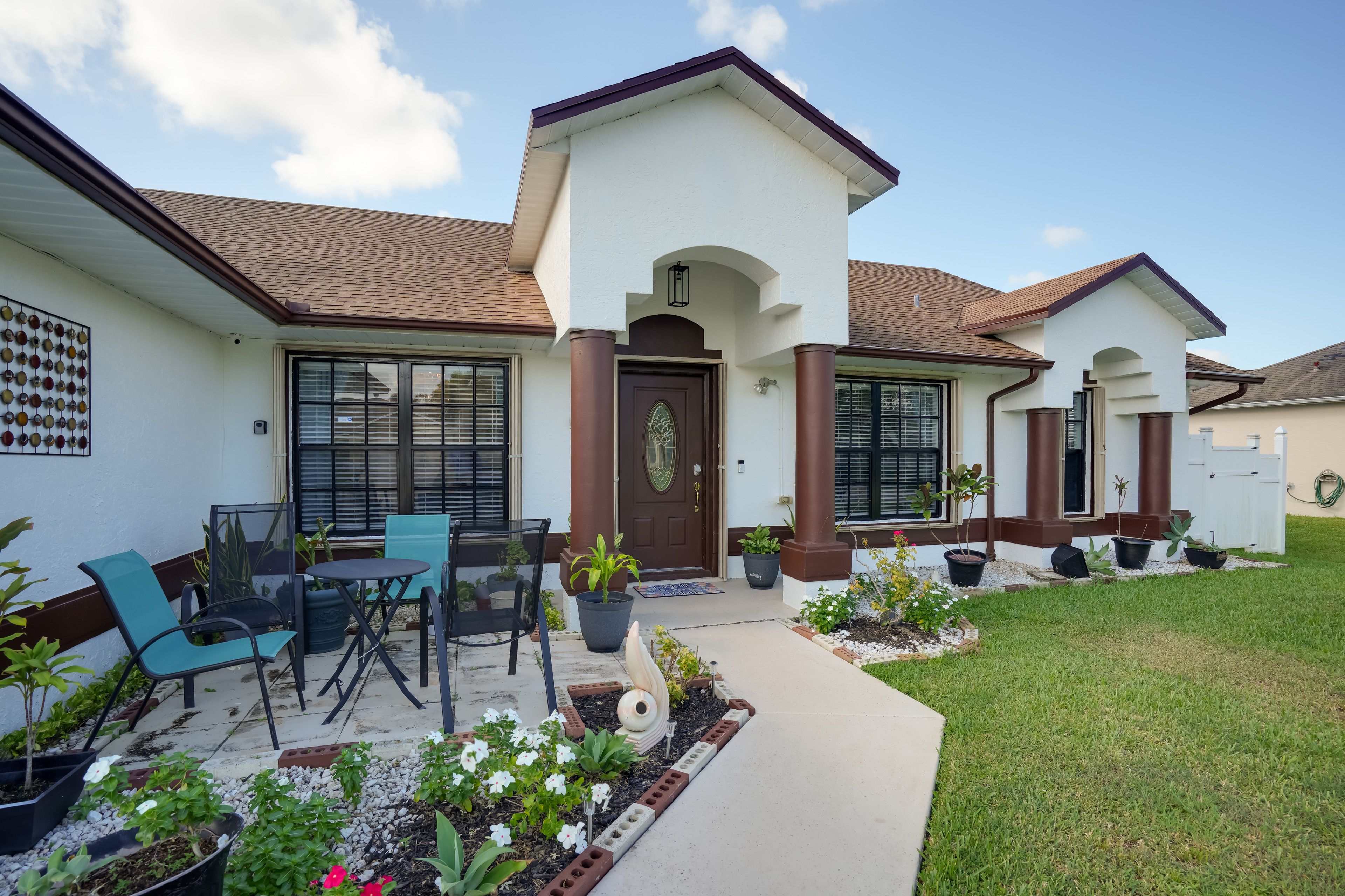 Exterior | Front Patio