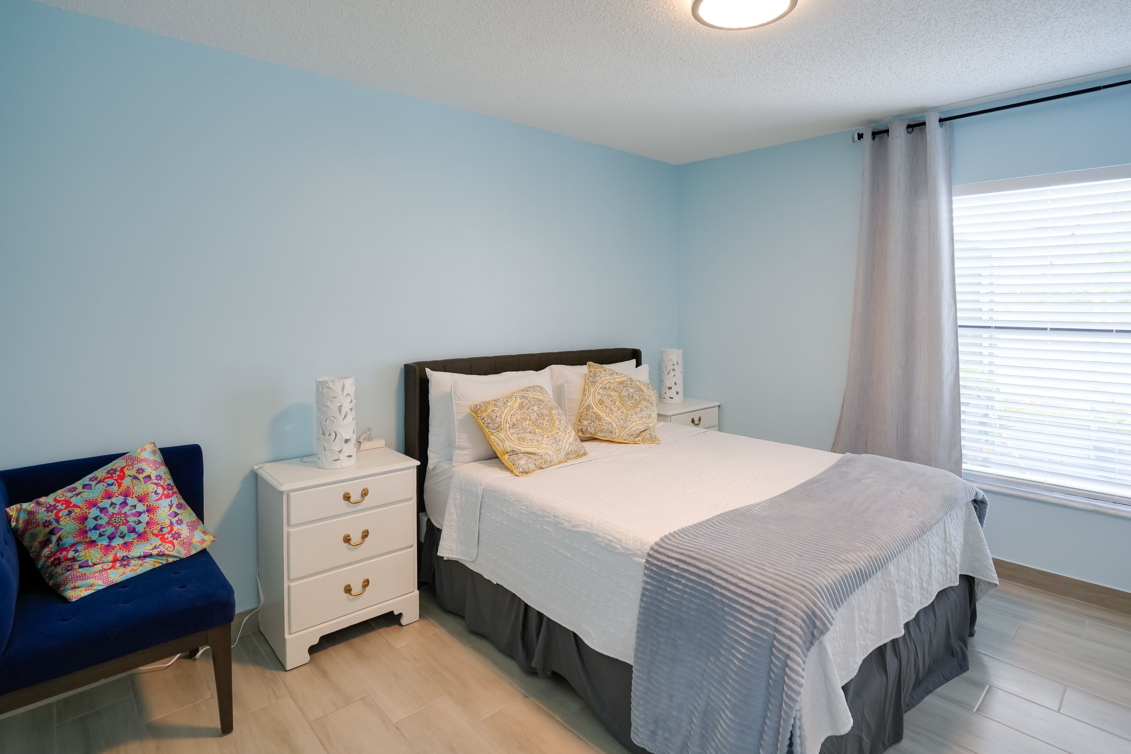 Bedroom 2 | Queen Bed