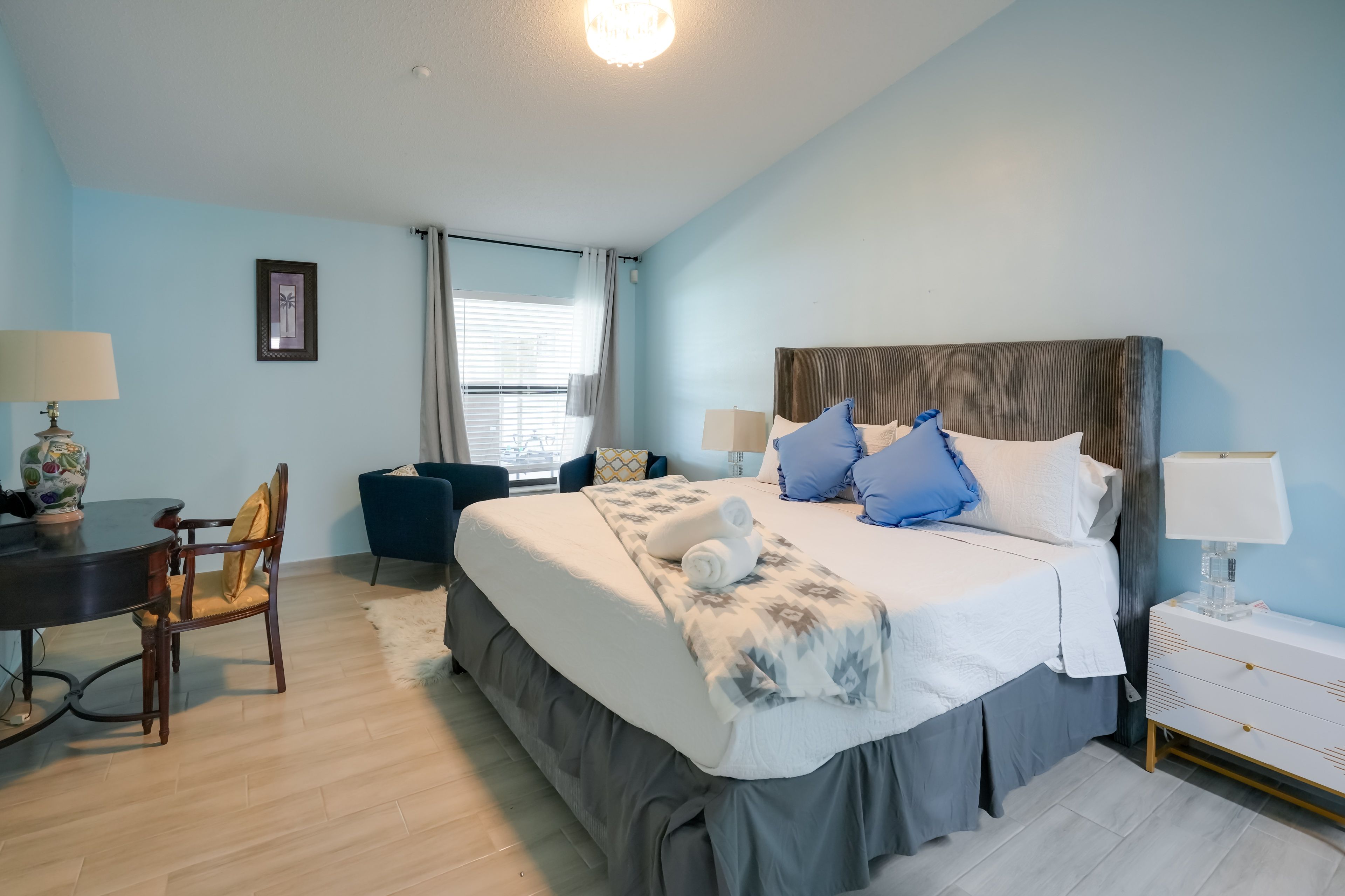 Bedroom 1 | King Bed | Linens