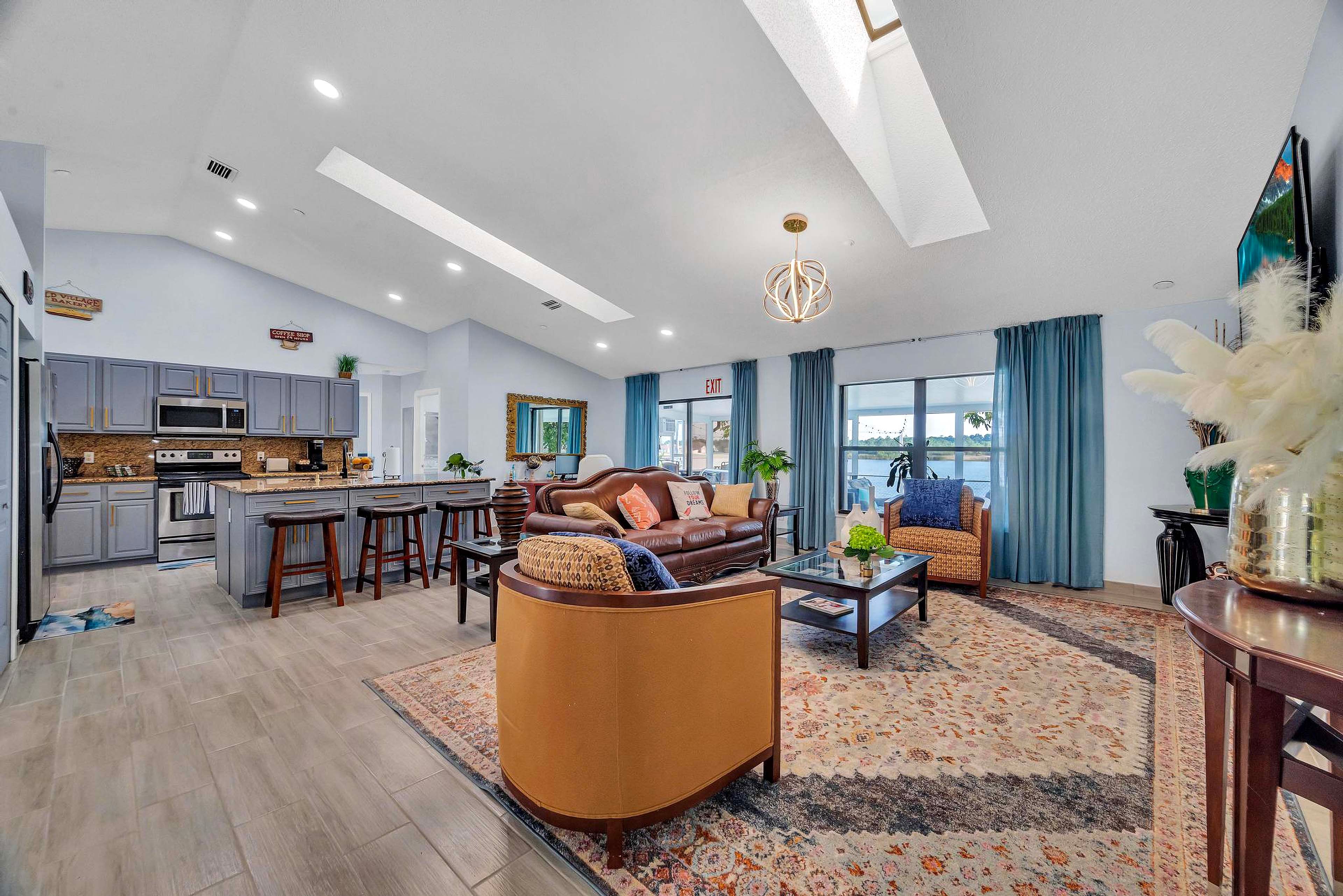 Living Room | Smart TV