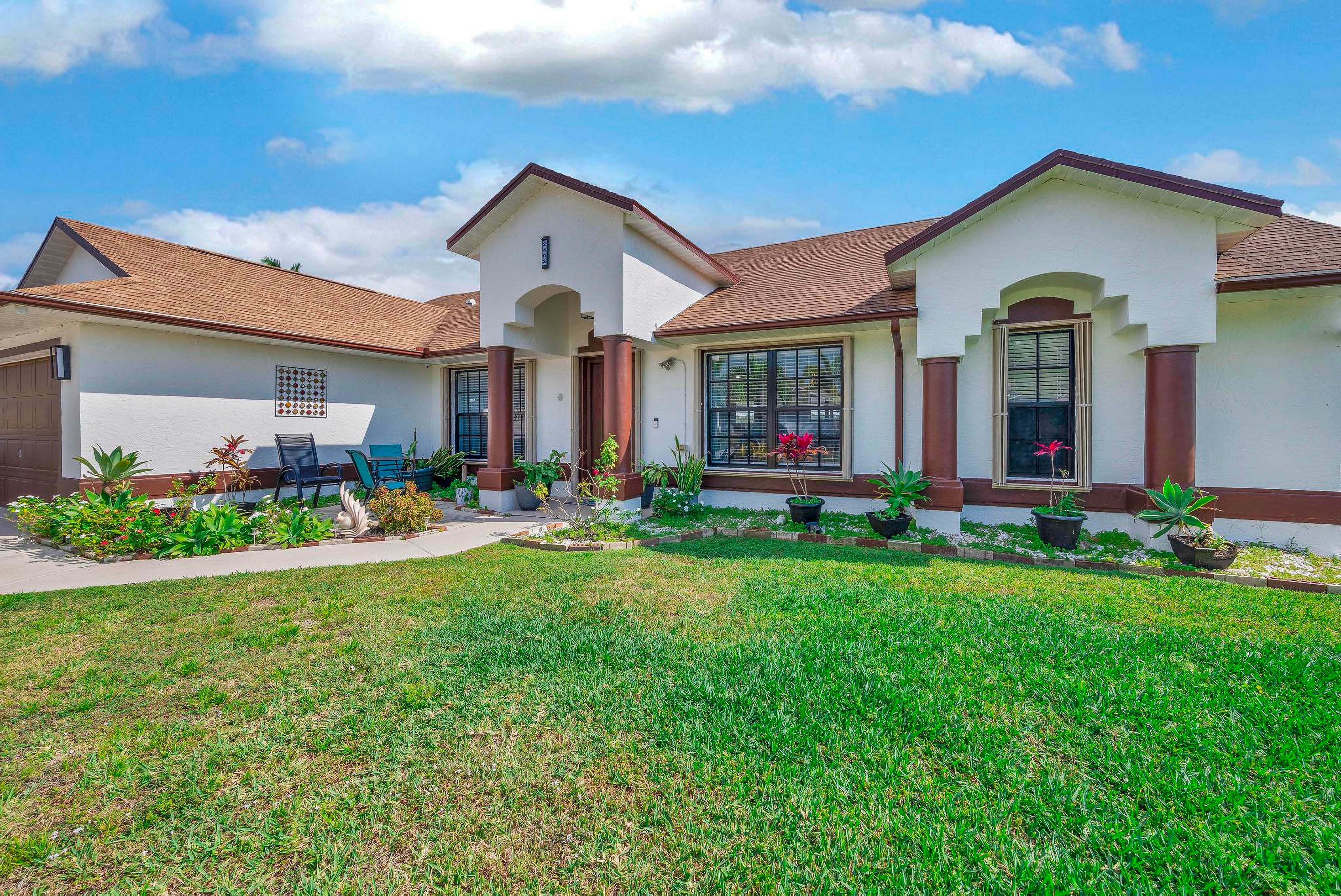 Parking | Driveway (4 Vehicles)