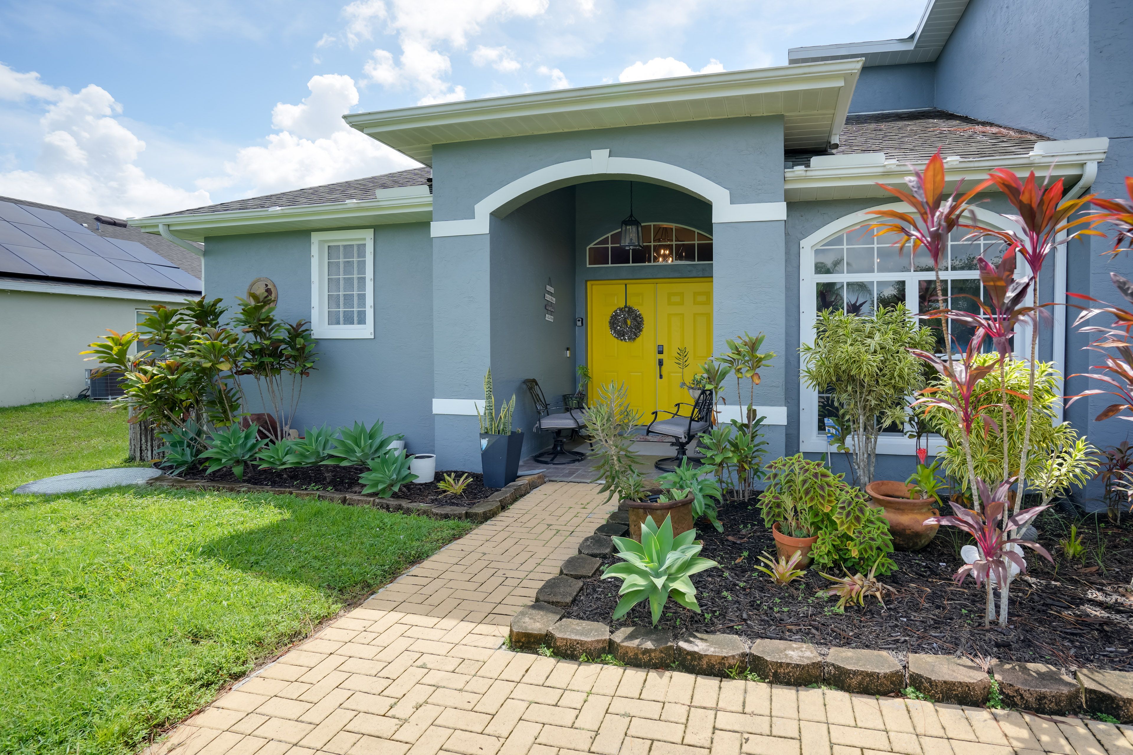 Exterior | Parking | Driveway (3 Vehicles)