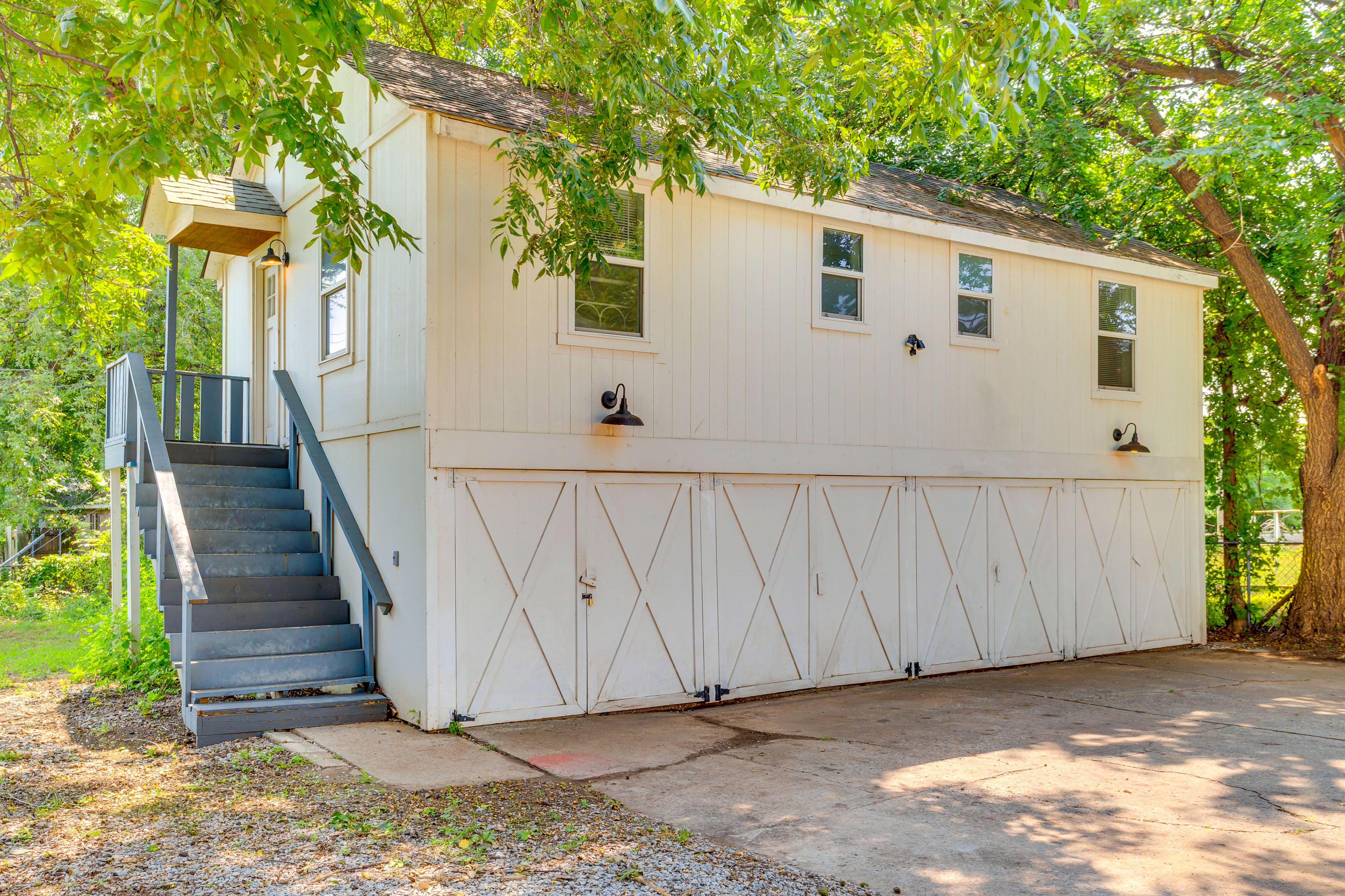 Property Exterior | Above-Garage Unit | Single-Level Studio