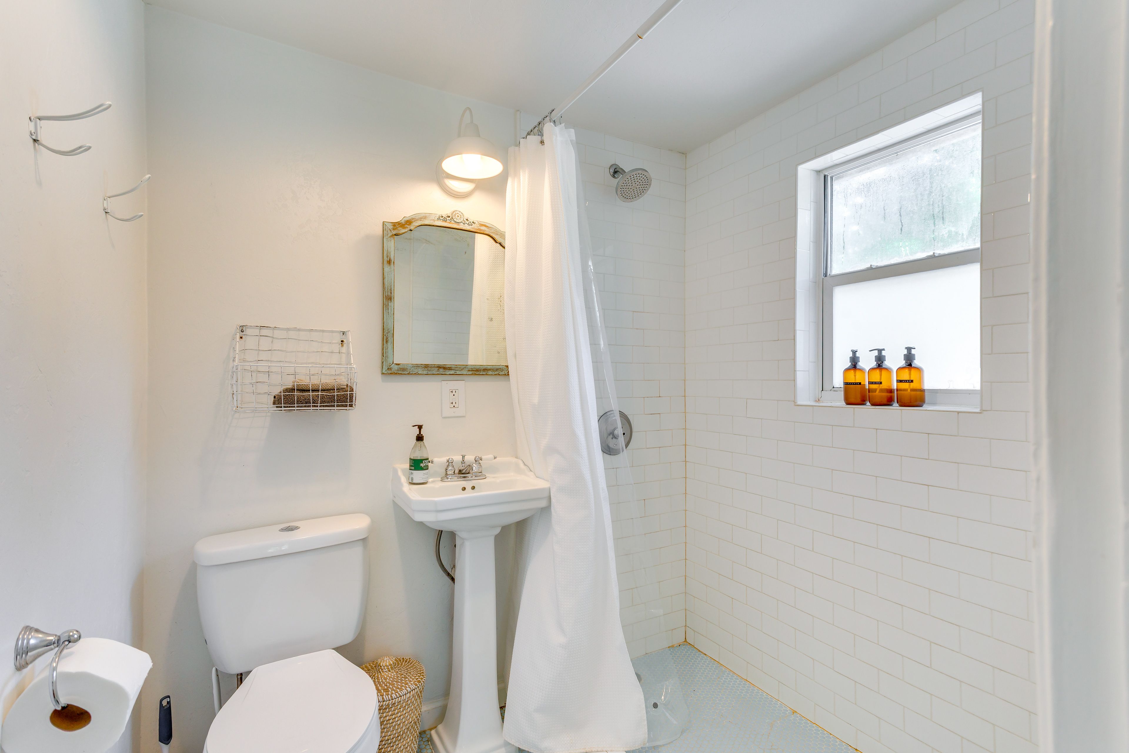 Studio | Full Bathroom | Towels Provided | Complimentary Toiletries