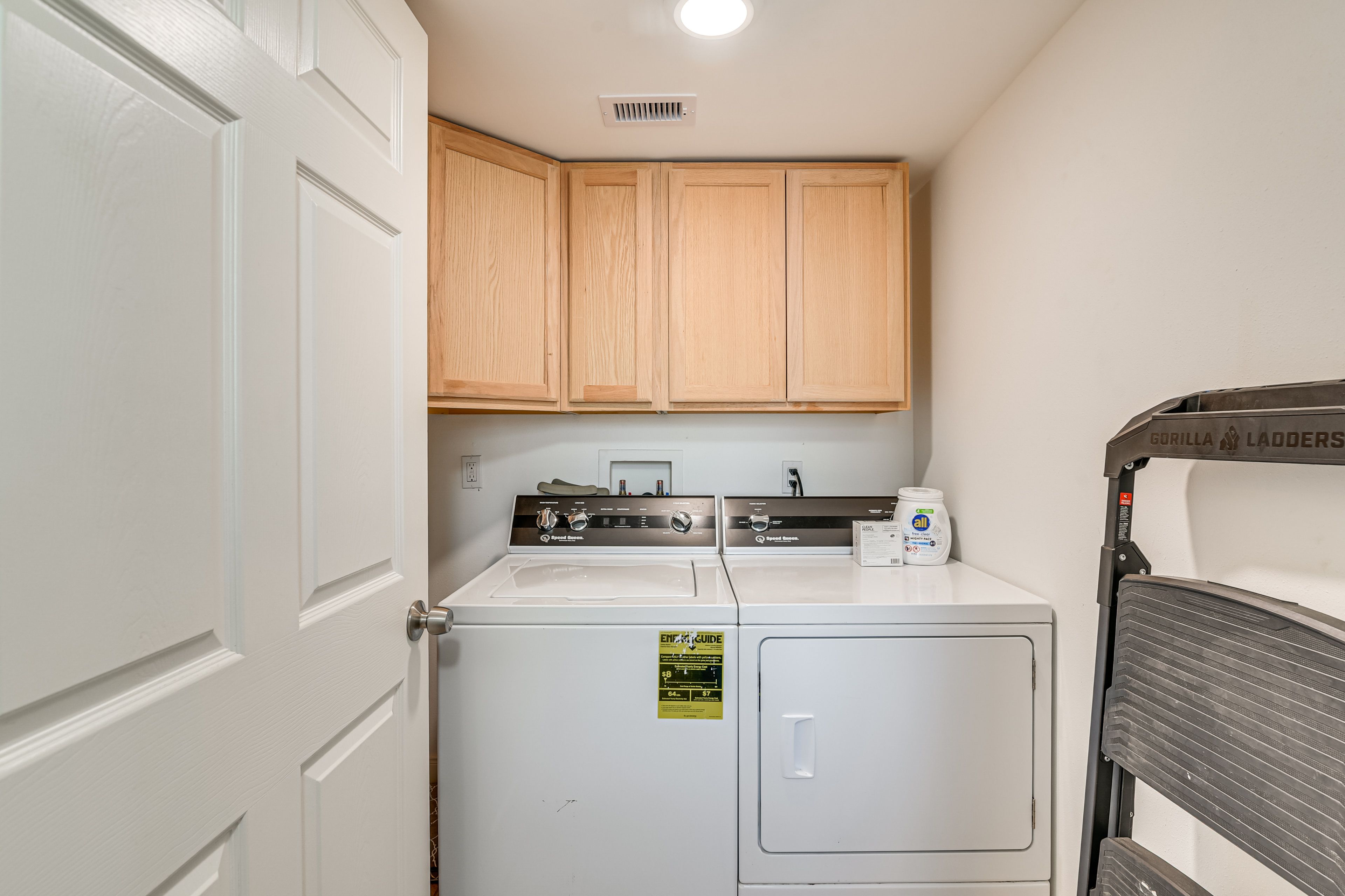 Laundry Area | Washer/Dryer