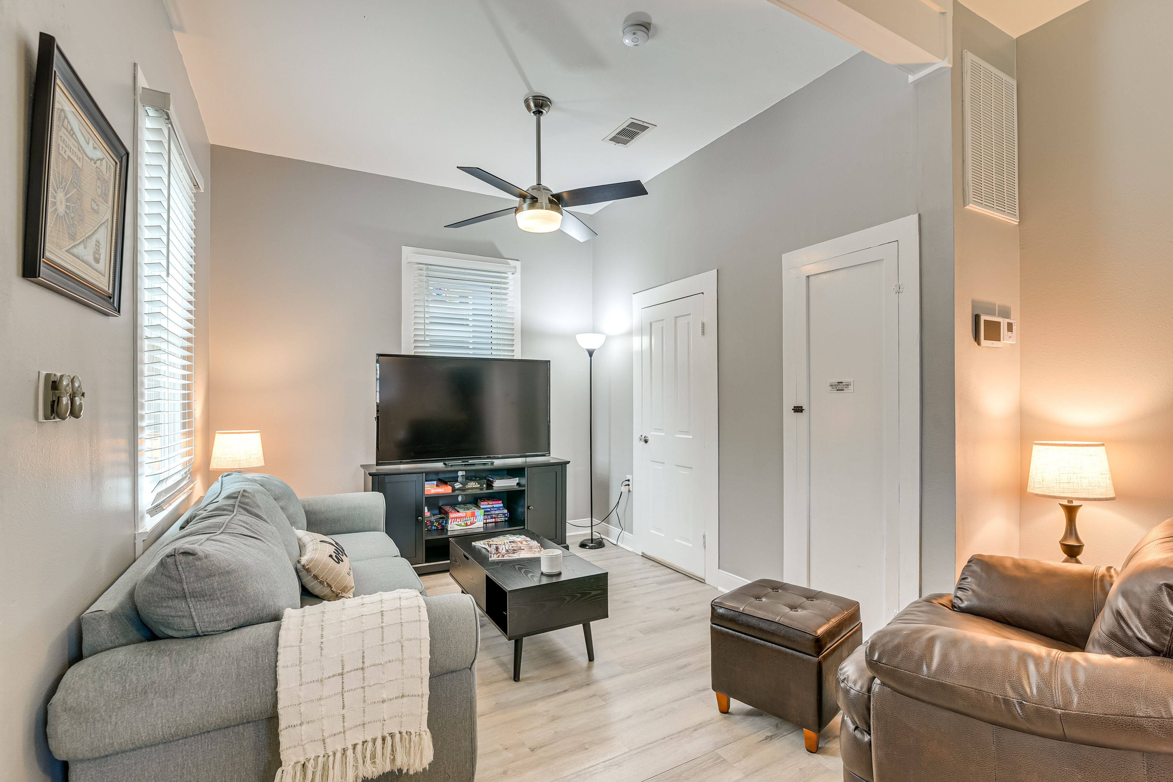 Living Room | Queen Sleeper Sofa | Central Heating & A/C | Free WiFi