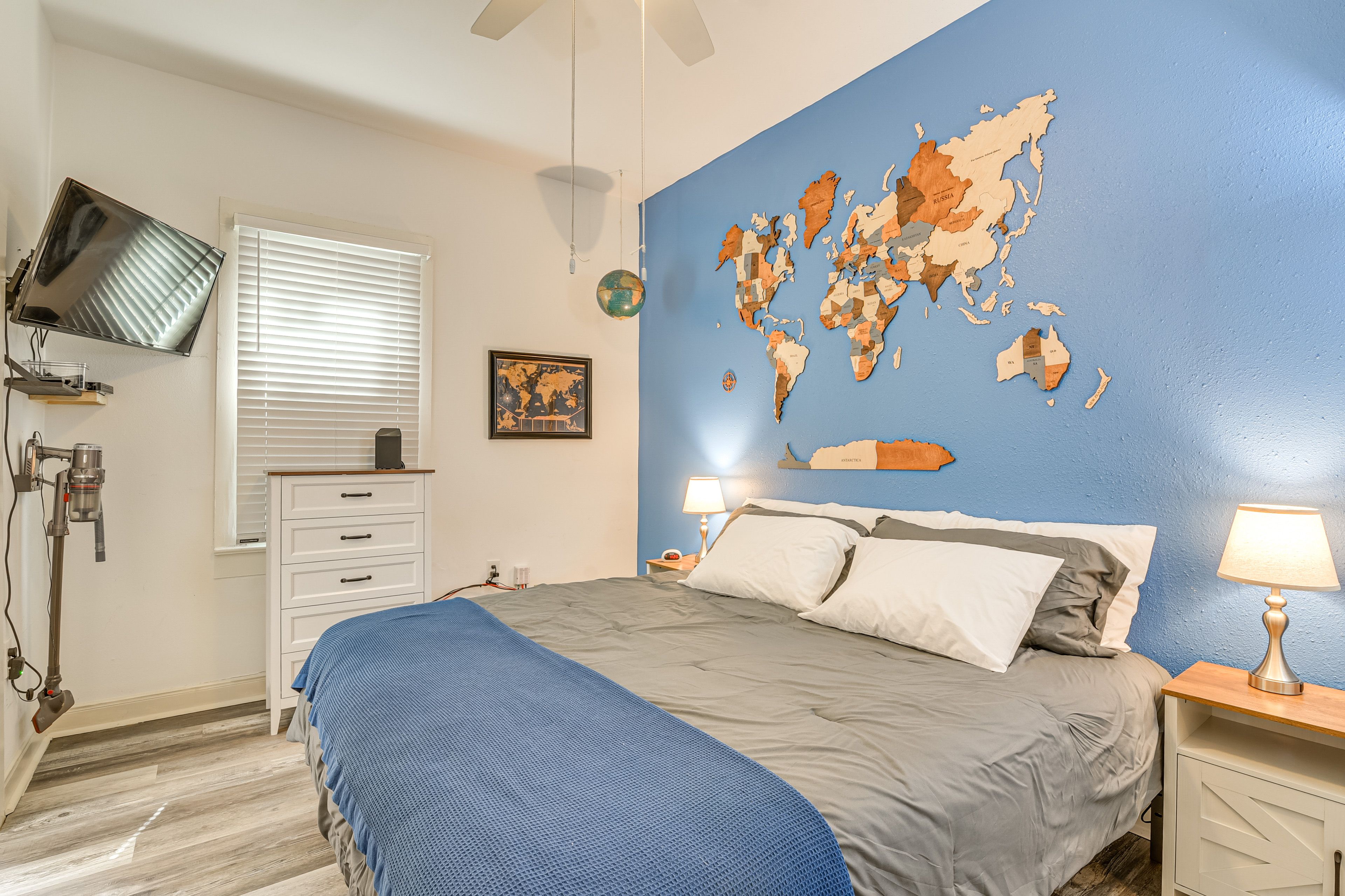 Bedroom 1 | King Bed | Linens Provided