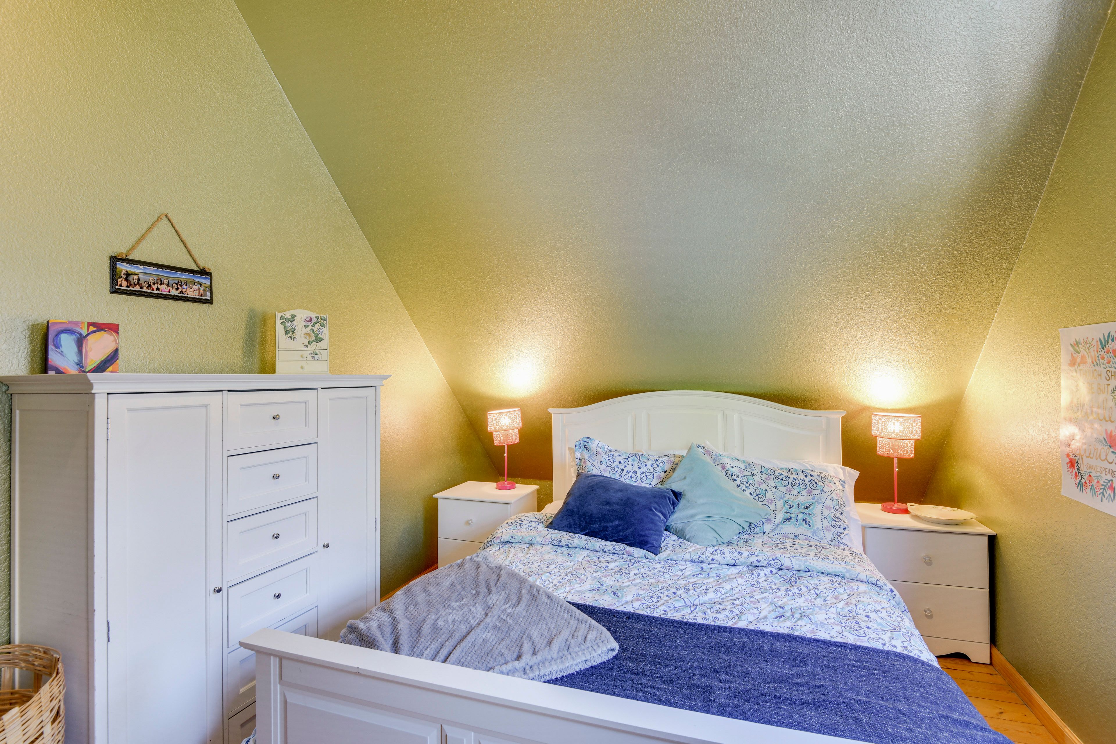 Bedroom 3 | Queen Bed | 2nd Floor